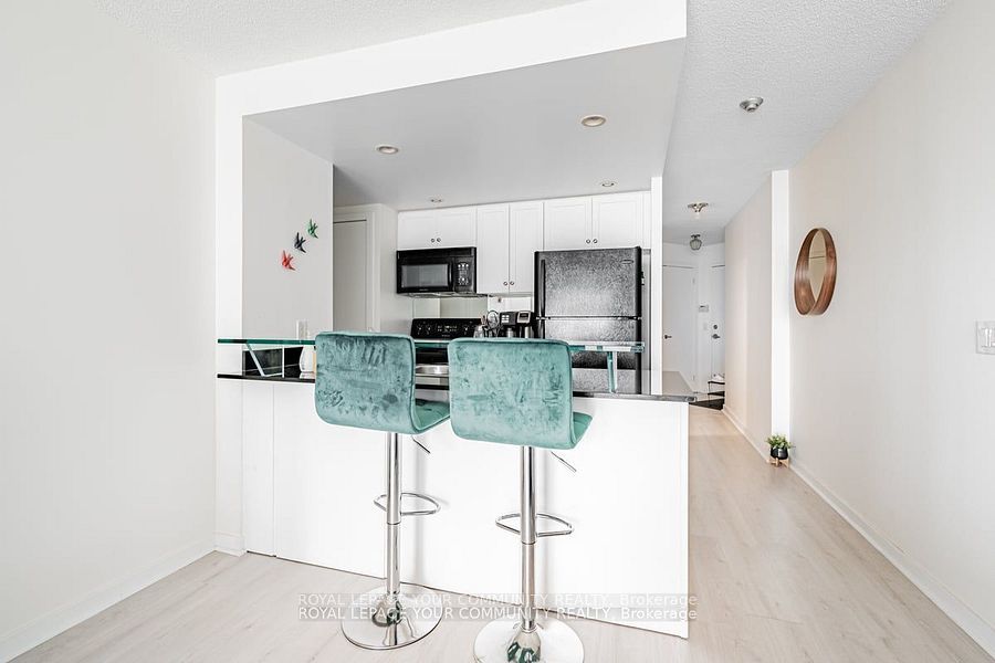 208 Queens Quay W 6 Property Photo 13