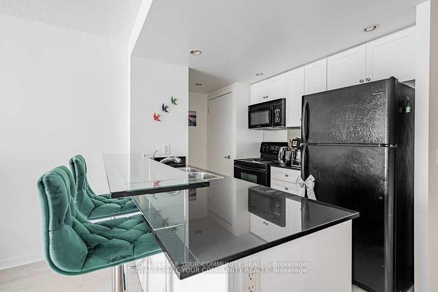 208 Queens Quay W 6 Property Photo 14