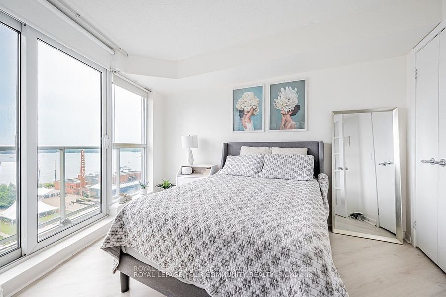 208 Queens Quay W 6 Property Photo 17