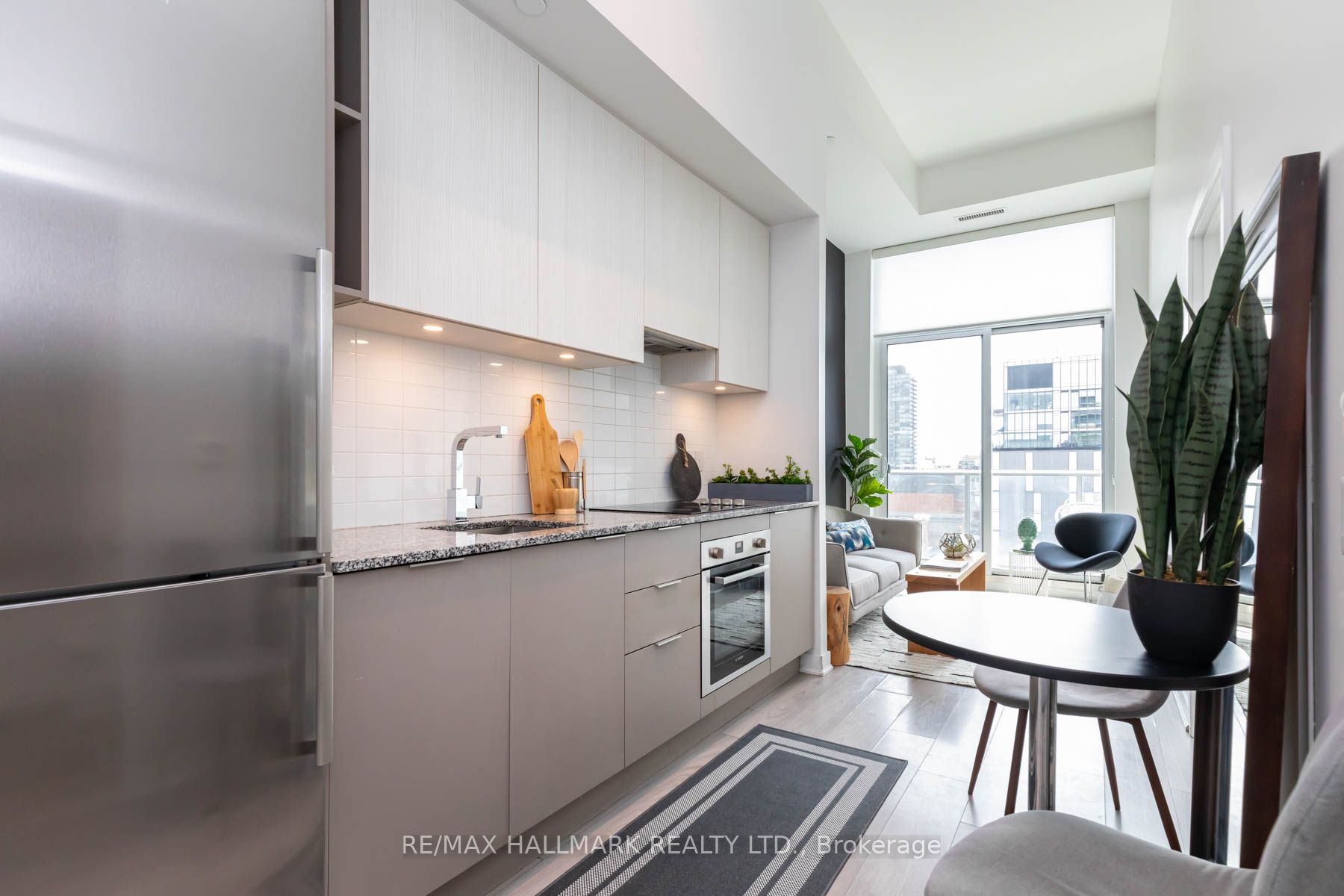 120 Parliament St 09 Property Photo 3