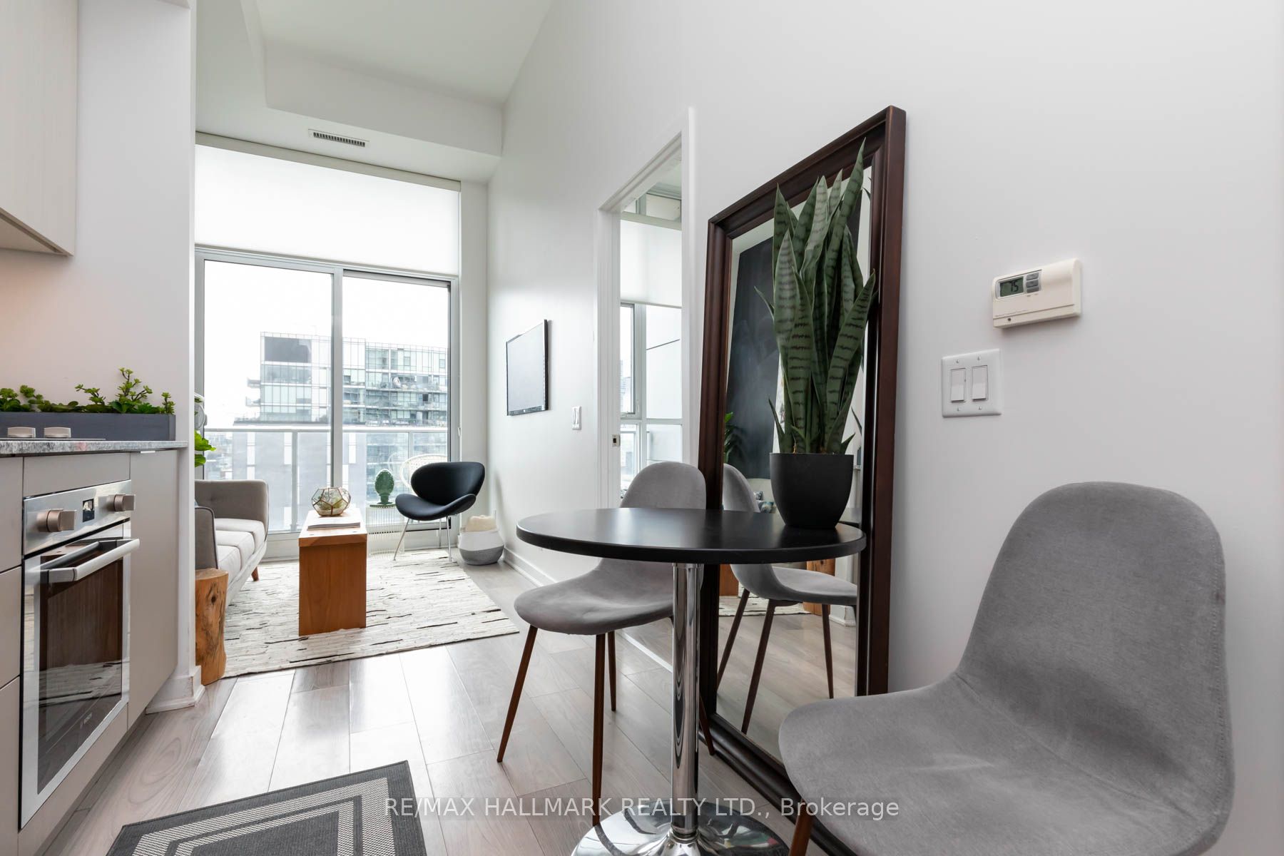 120 Parliament St 09 Property Photo 4