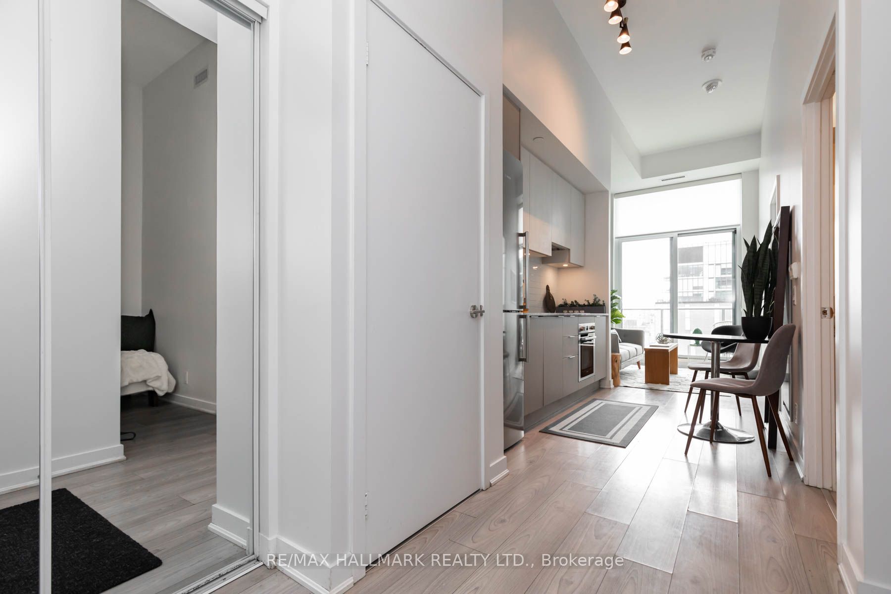120 Parliament St 09 Property Photo 11