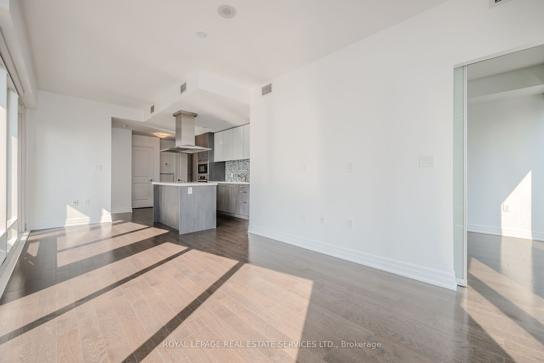 8 The Esplanade 11 Property Photo 10