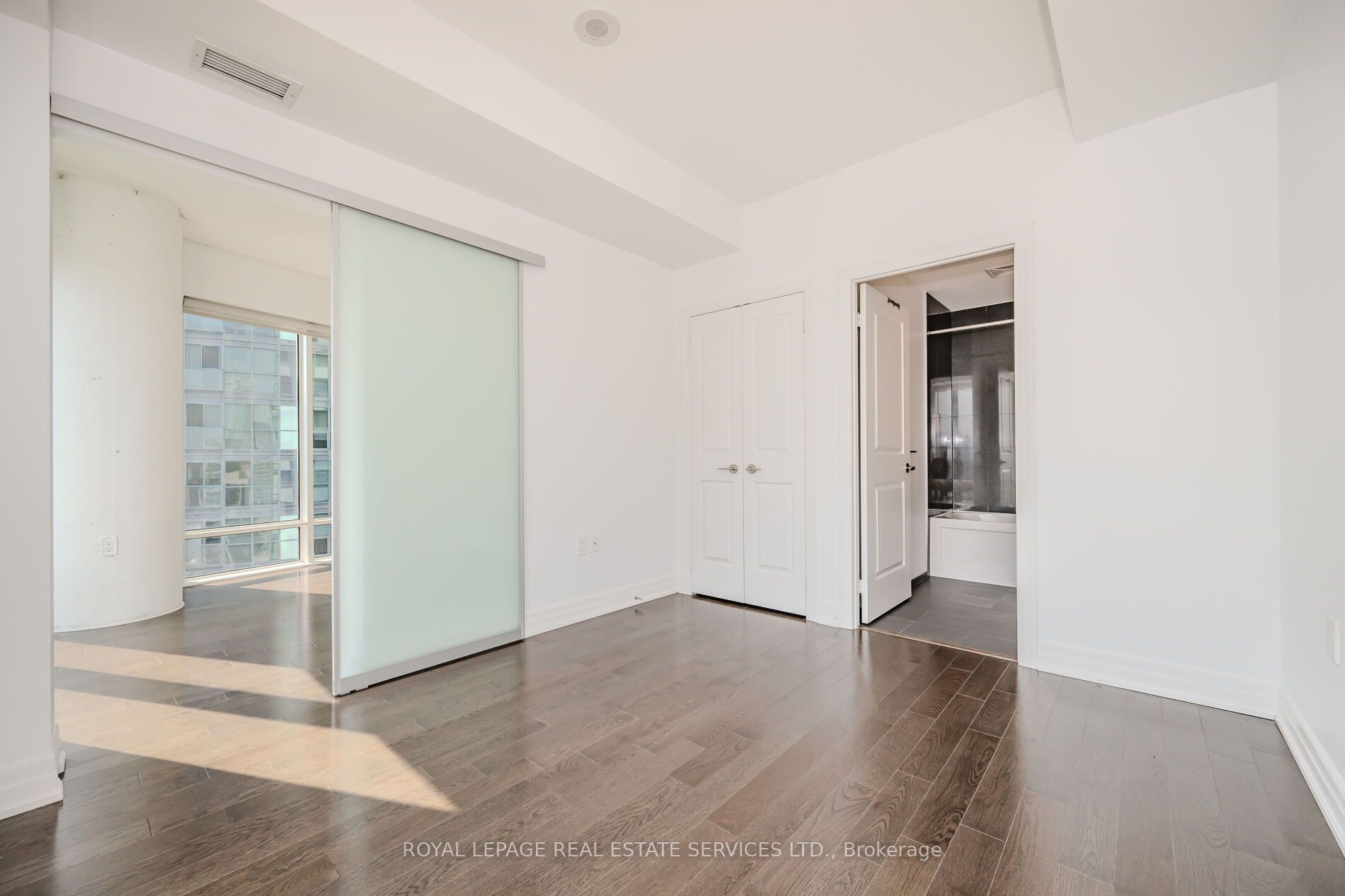 8 The Esplanade 11 Property Photo 17