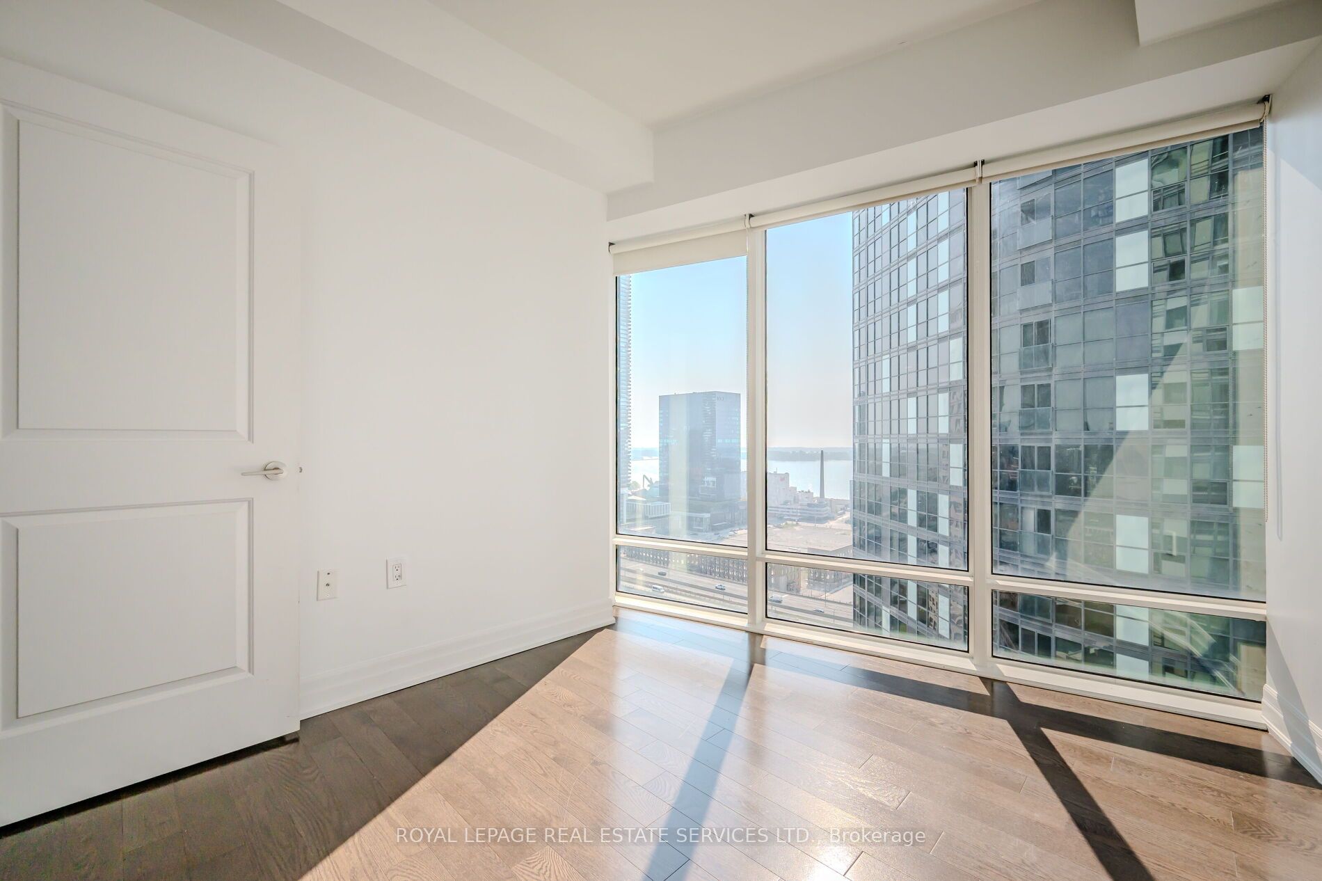 8 The Esplanade 11 Property Photo 20