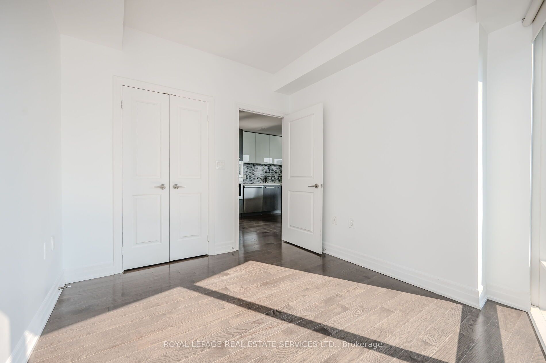 8 The Esplanade 11 Property Photo 22
