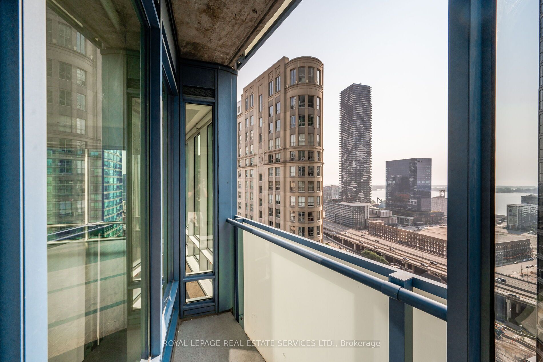 8 The Esplanade 11 Property Photo 24