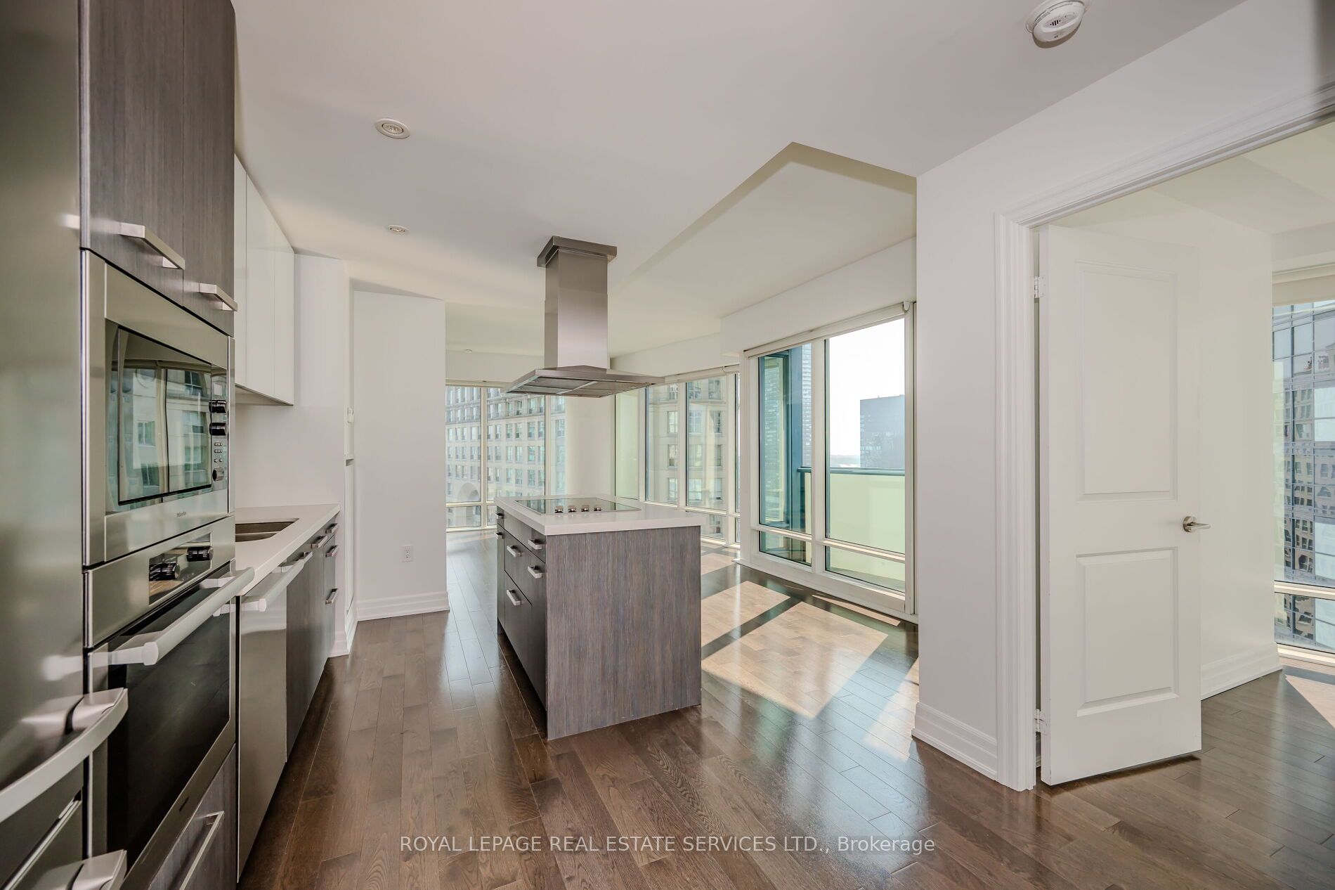 8 The Esplanade 11 Property Photo 37