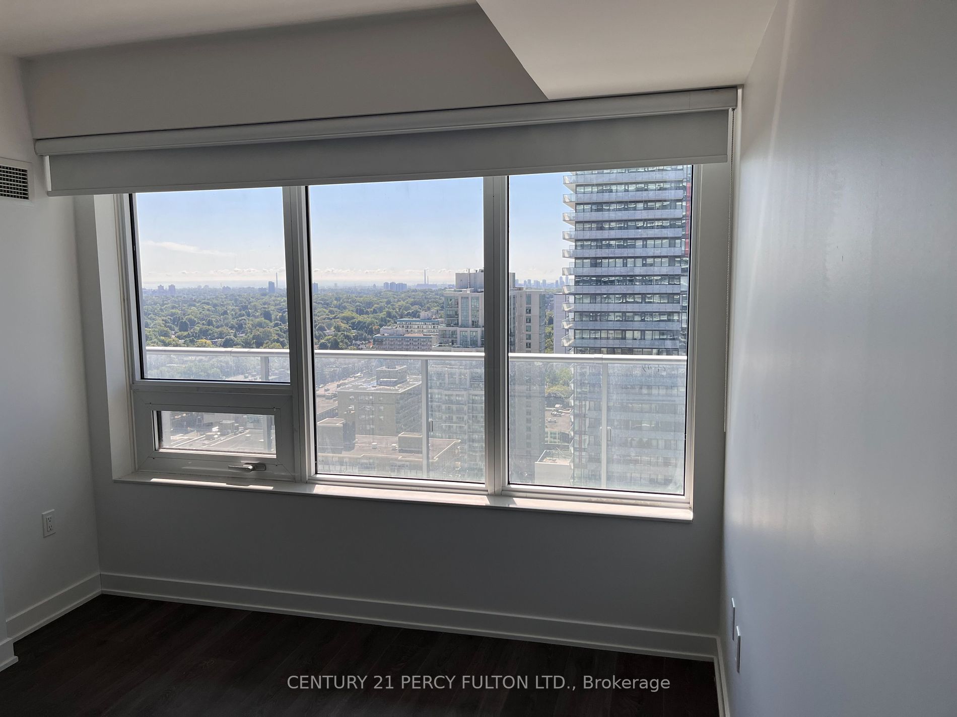 195 Redpath Ave 21 Property Photo 2
