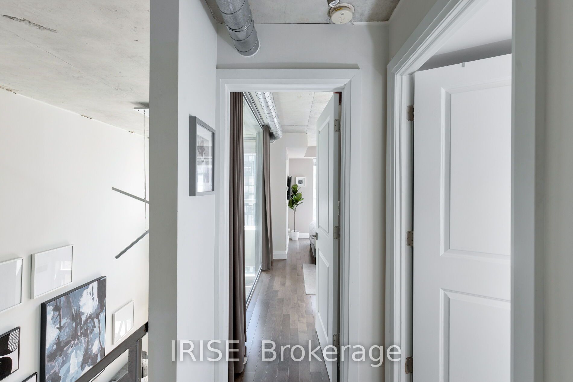 800 King St W 7 Property Photo 6