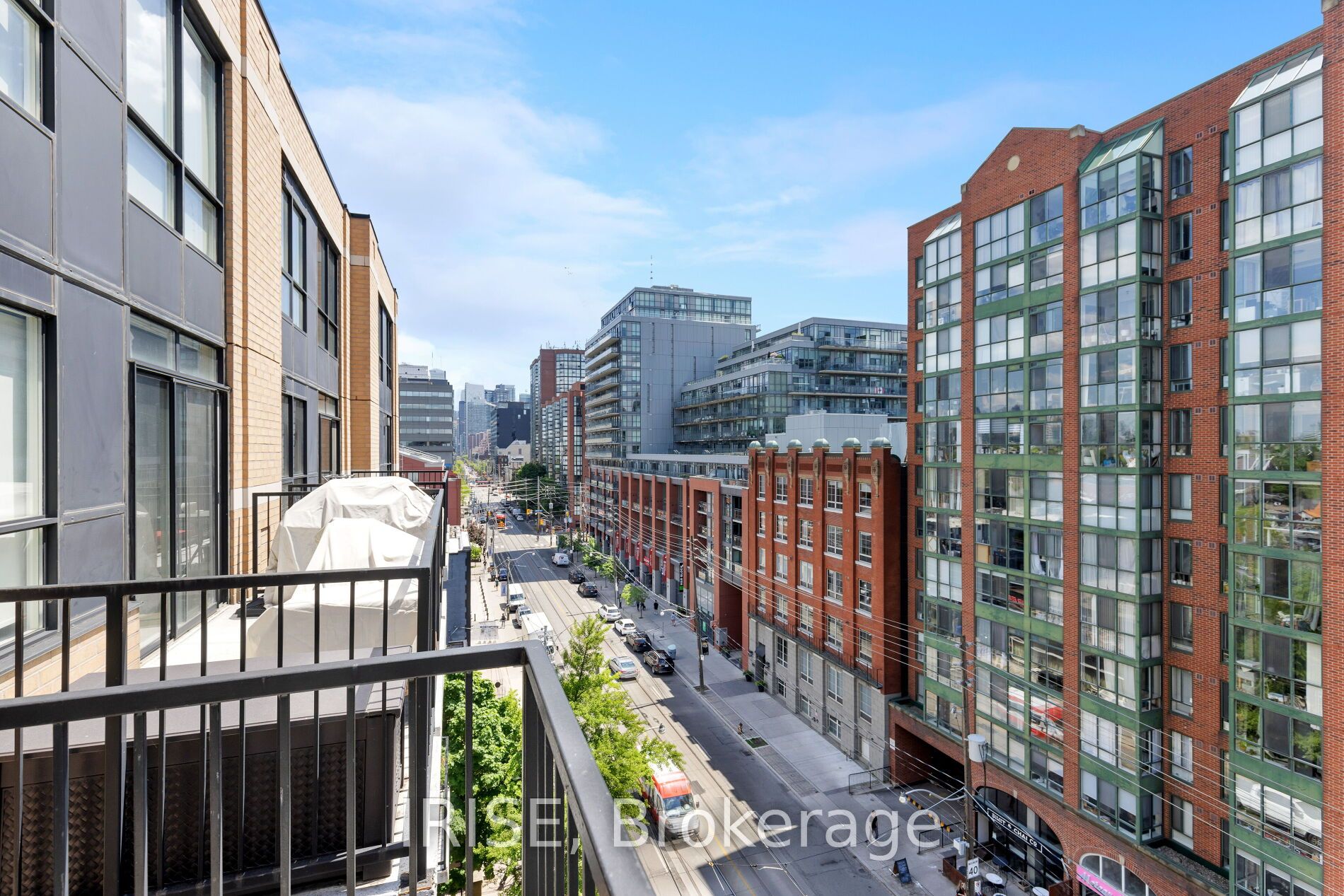 800 King St W 7 Property Photo 16