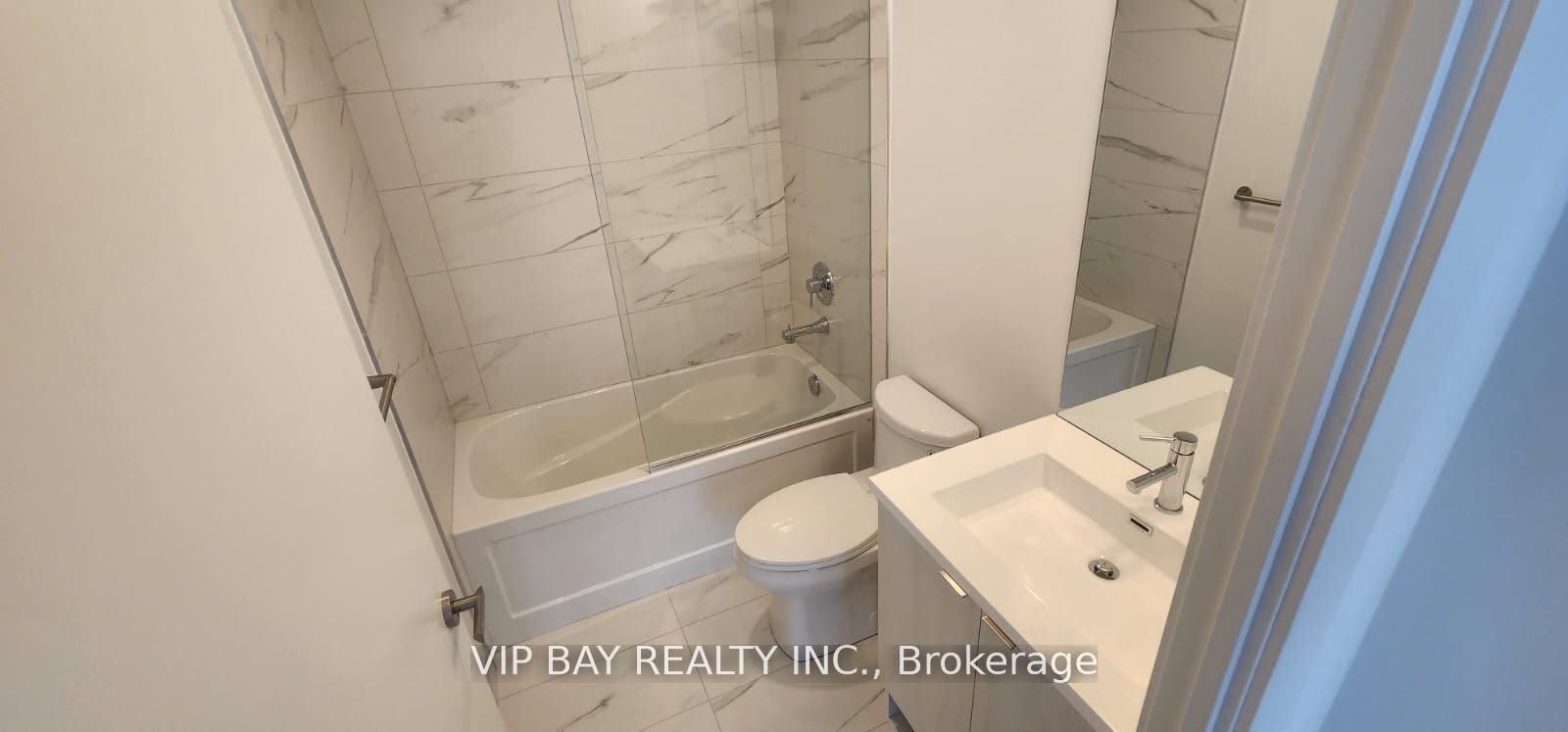 138 Downes St 05 Property Photo 10