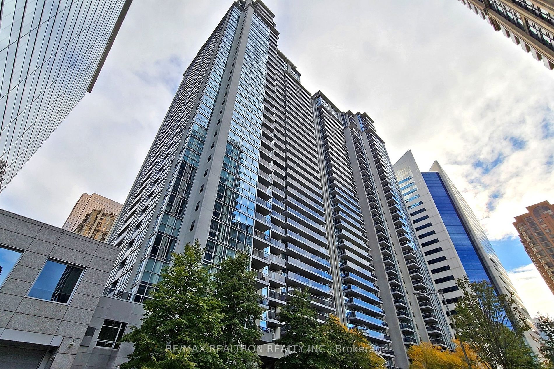 4978 Yonge St 10 Property Photo