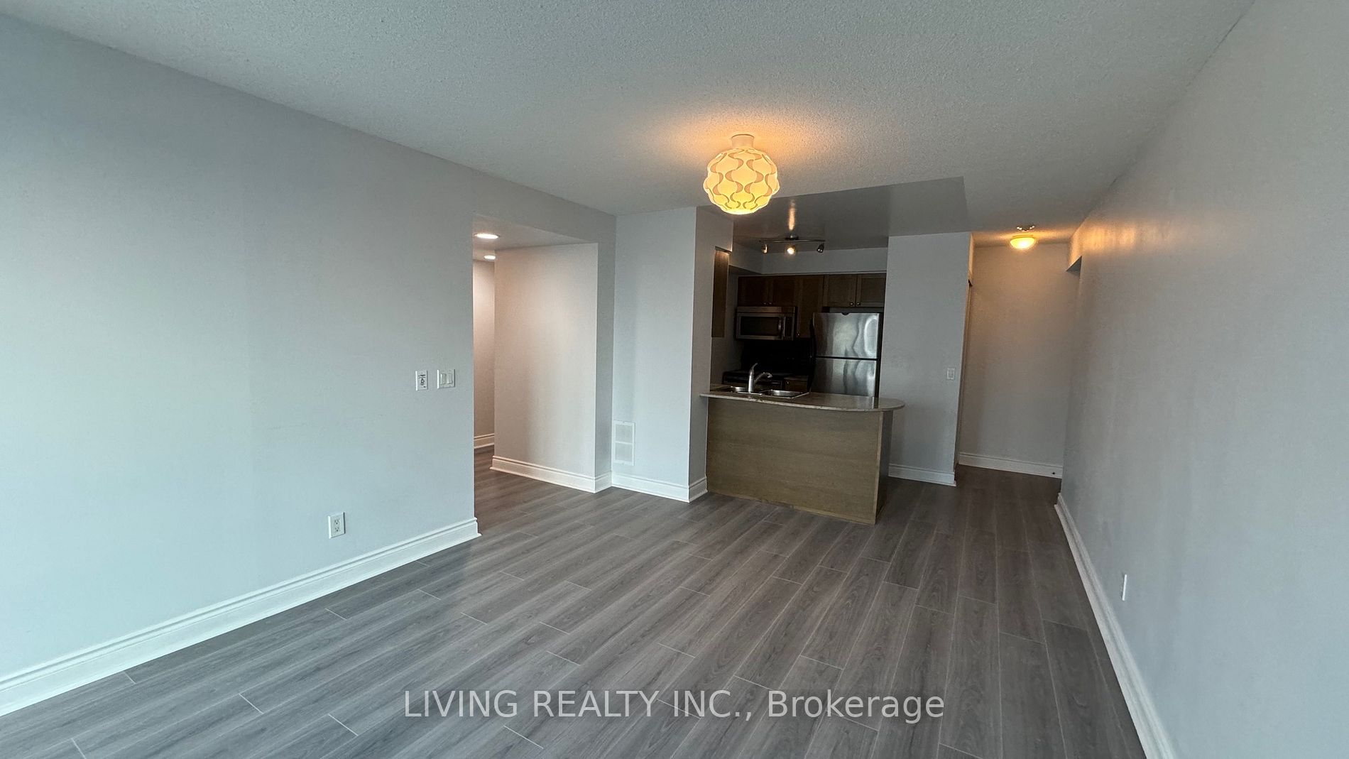 763 Bay St 13 Property Photo 10