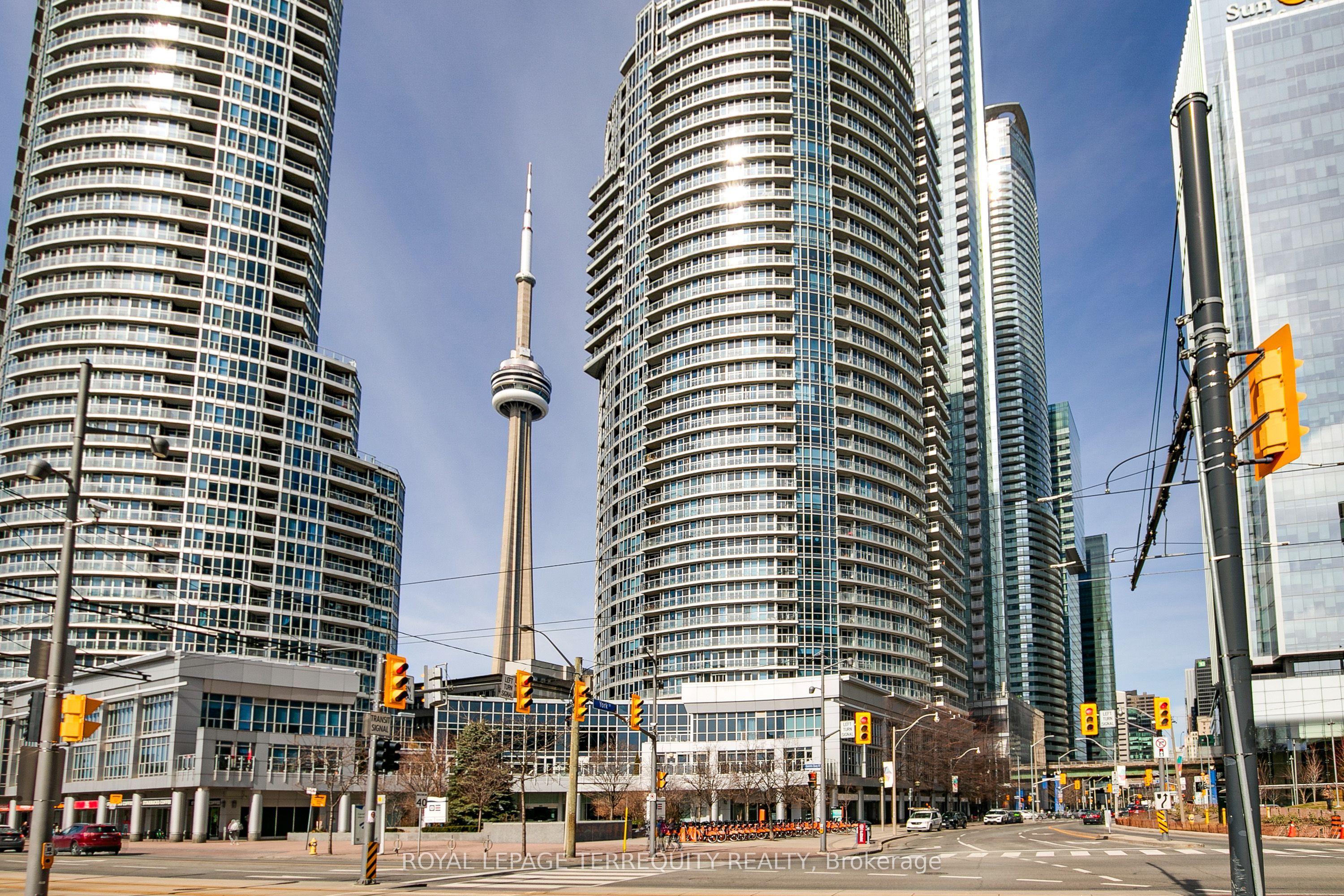 #3604 - 8 York Street Property Photo 2