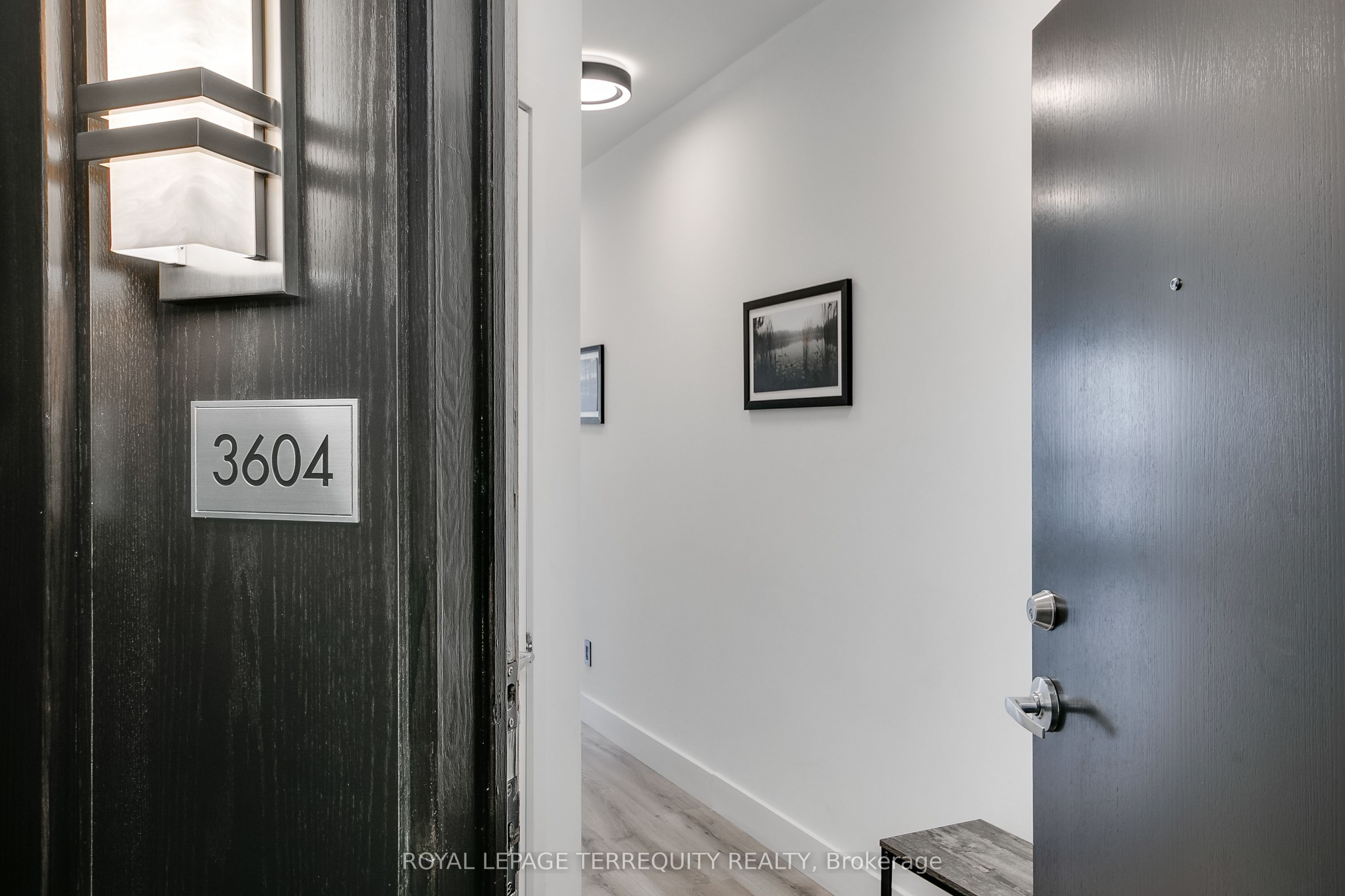 #3604 - 8 York Street Property Photo 6
