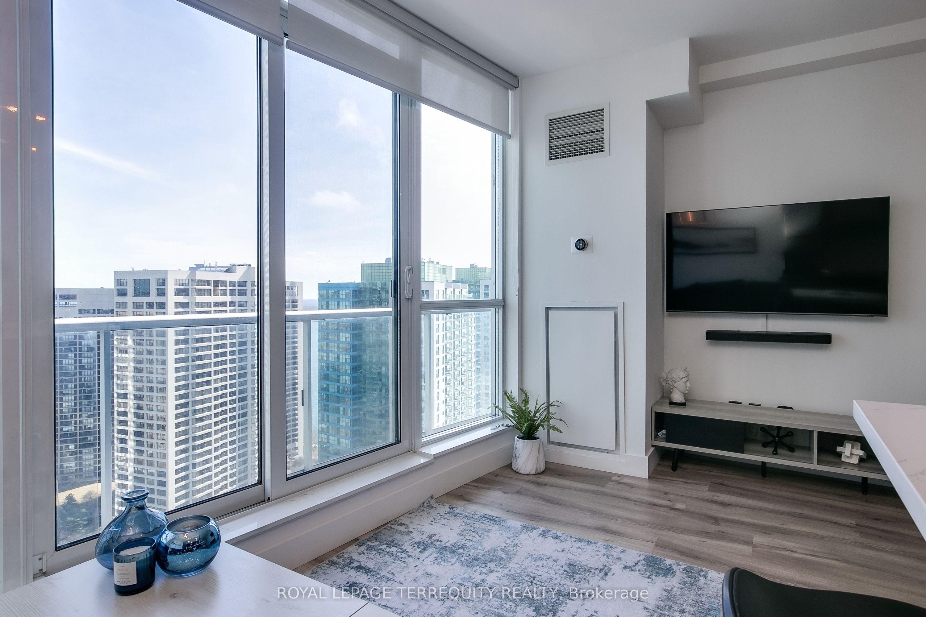 #3604 - 8 York Street Property Photo 11