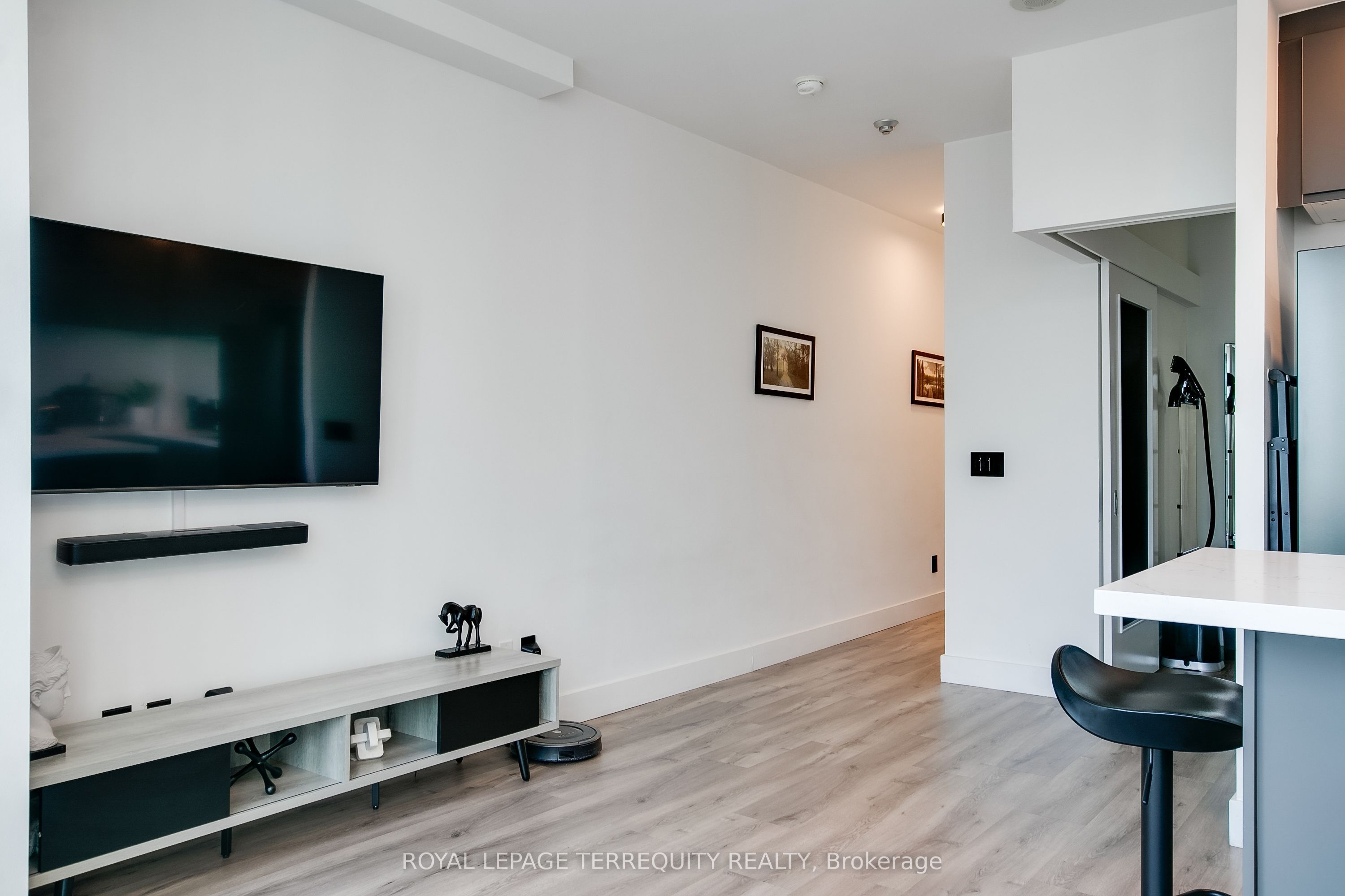 #3604 - 8 York Street Property Photo 12