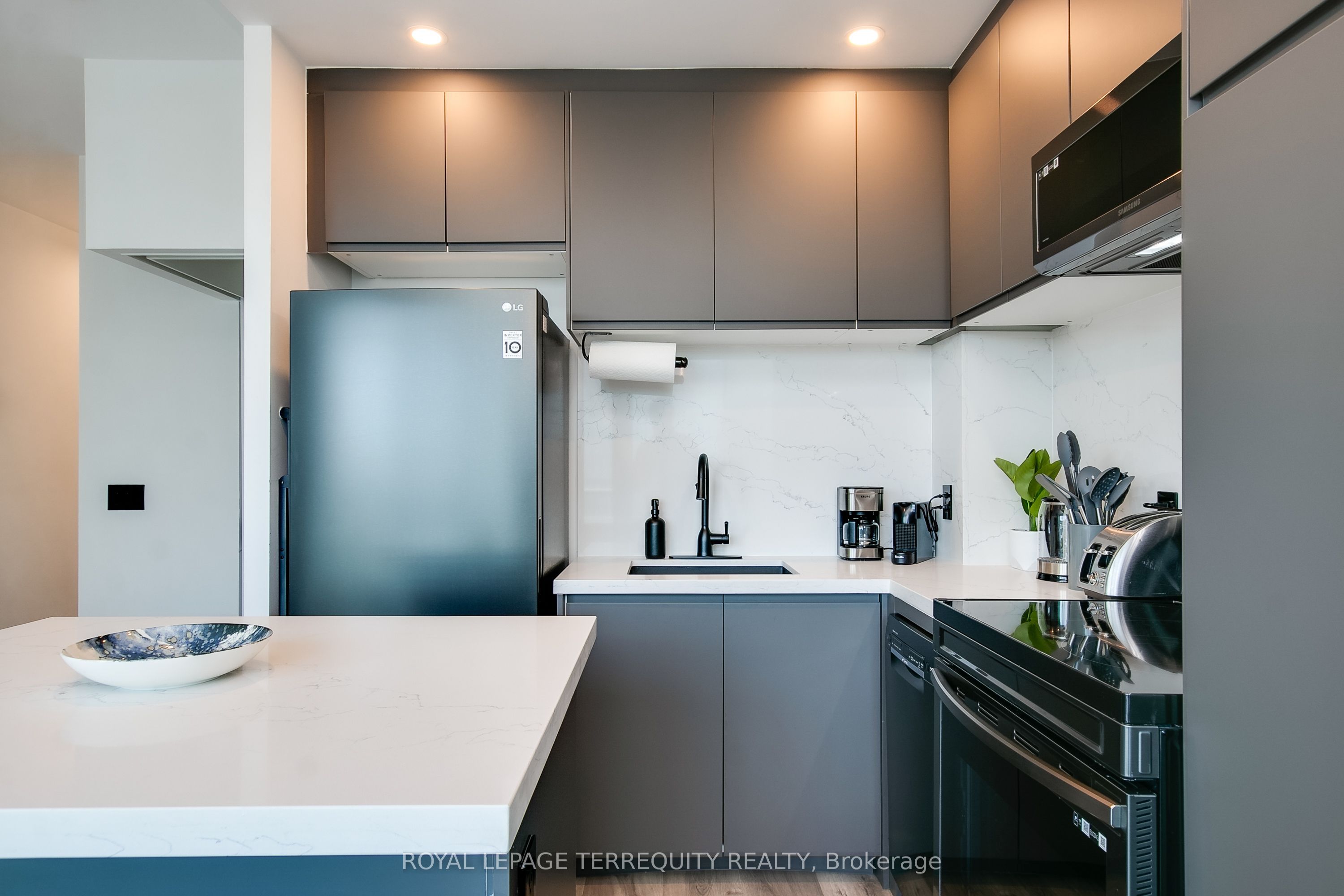 #3604 - 8 York Street Property Photo 16