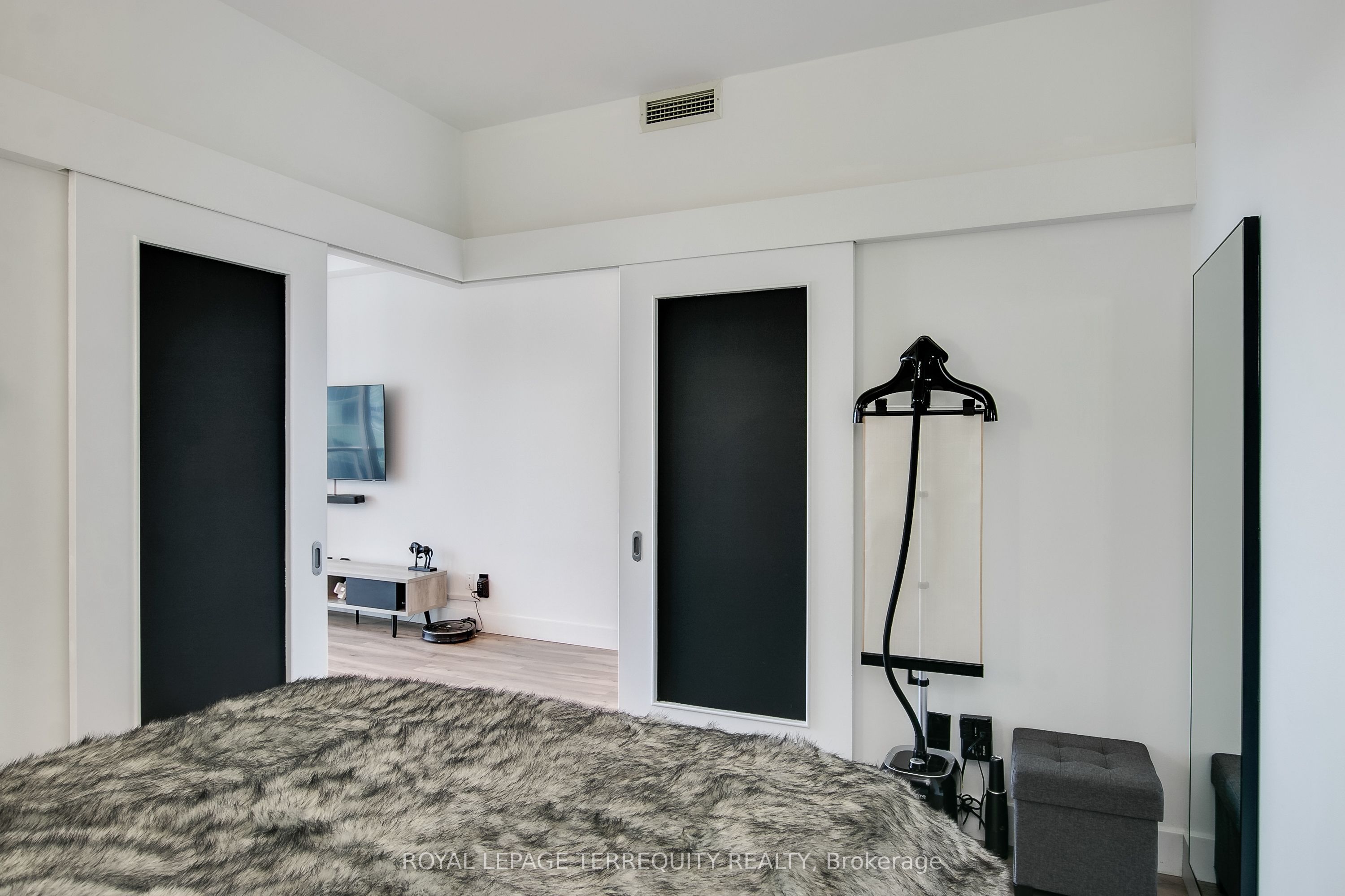 #3604 - 8 York Street Property Photo 21