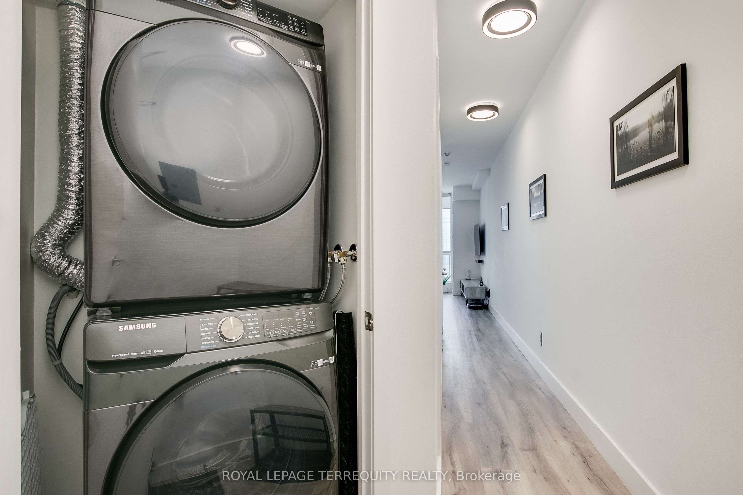 #3604 - 8 York Street Property Photo 26