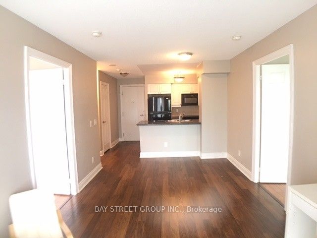 25 Greenview Ave 11 Property Photo 9