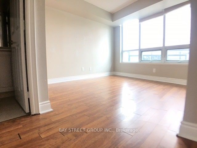 25 Greenview Ave 11 Property Photo 12