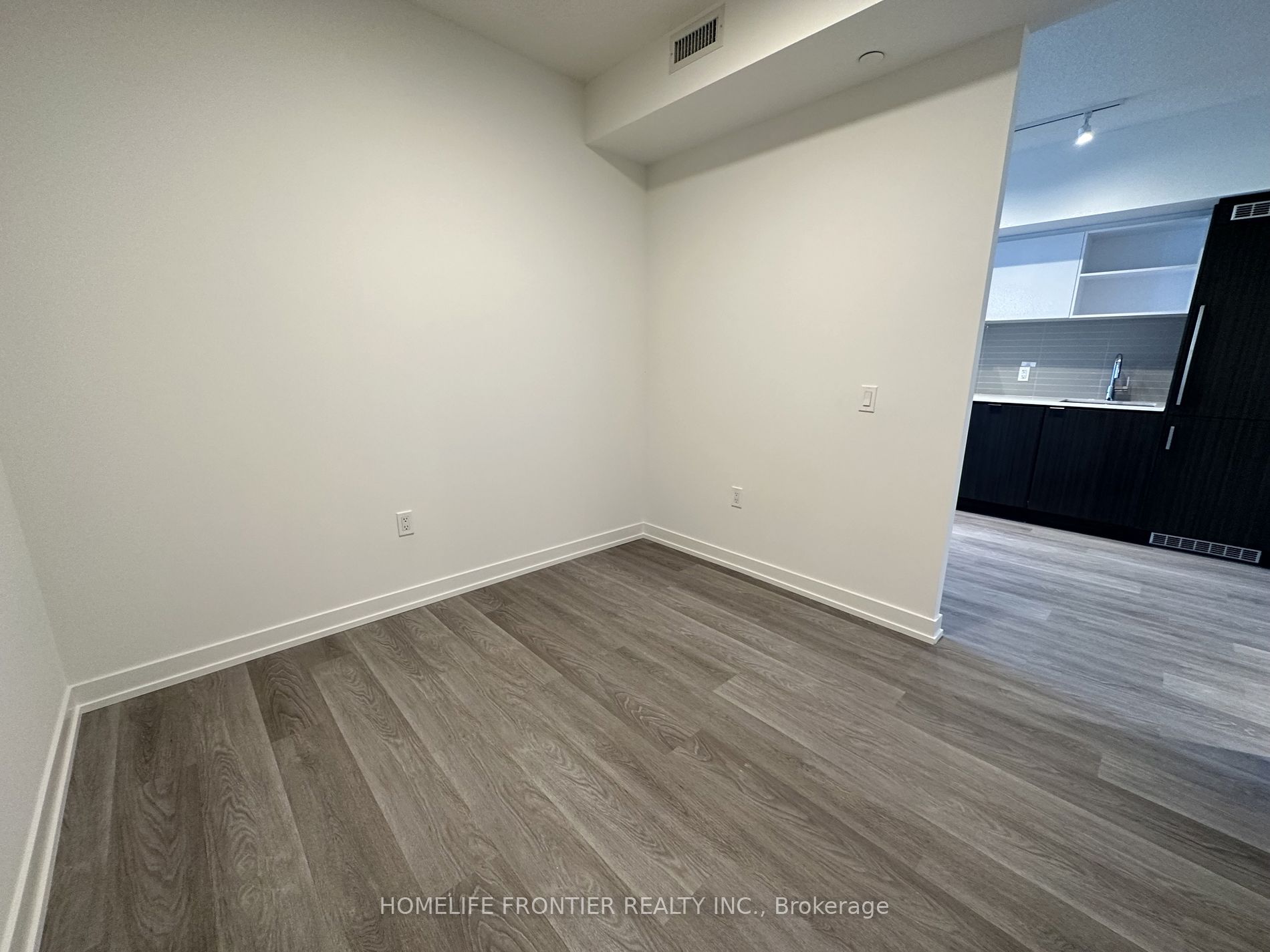 55 Cooper St 3 Property Photo 4