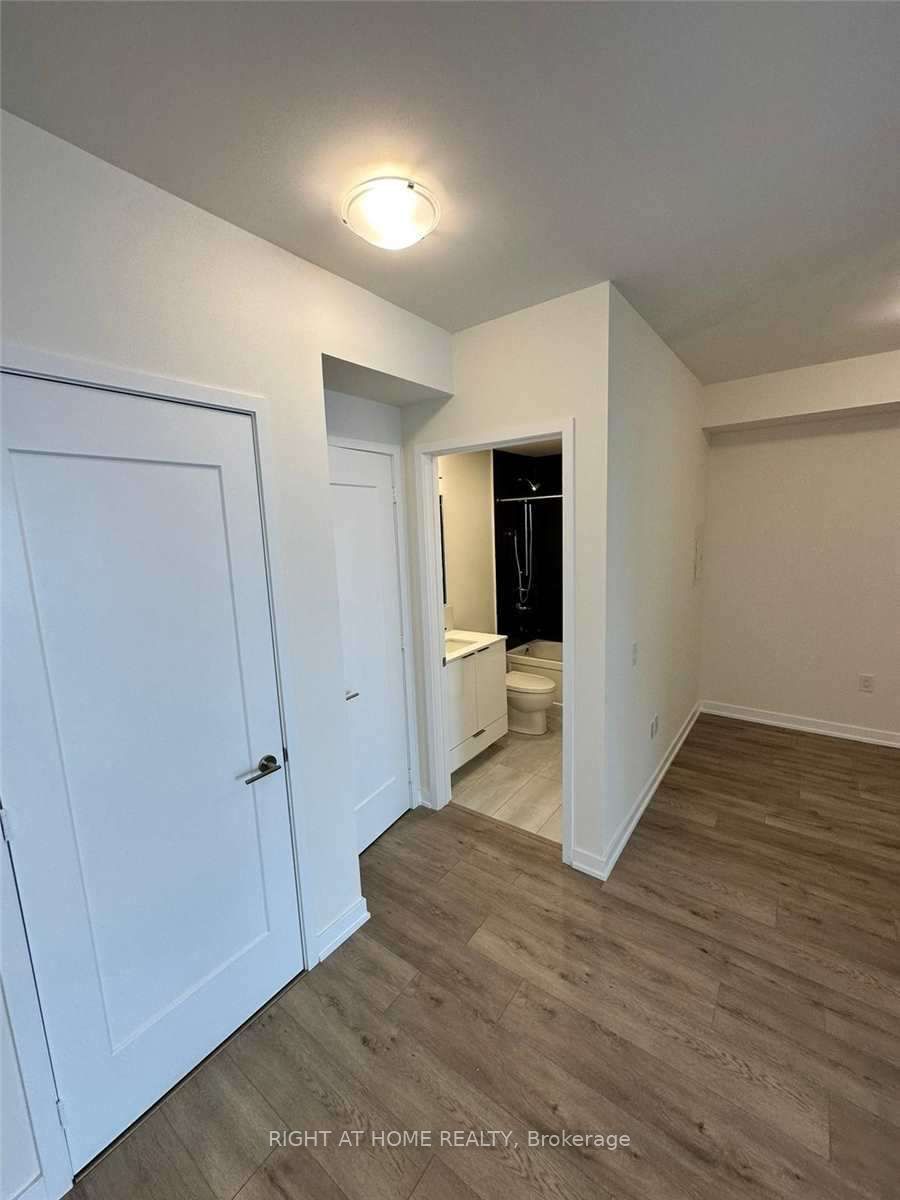 28 Freeland St 01 Property Photo 6