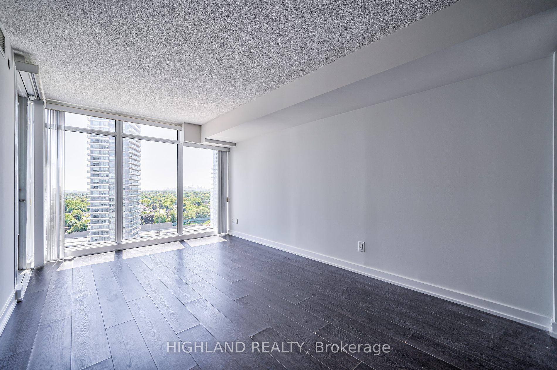 72 Esther Shiner Blvd 3 Property Photo 5