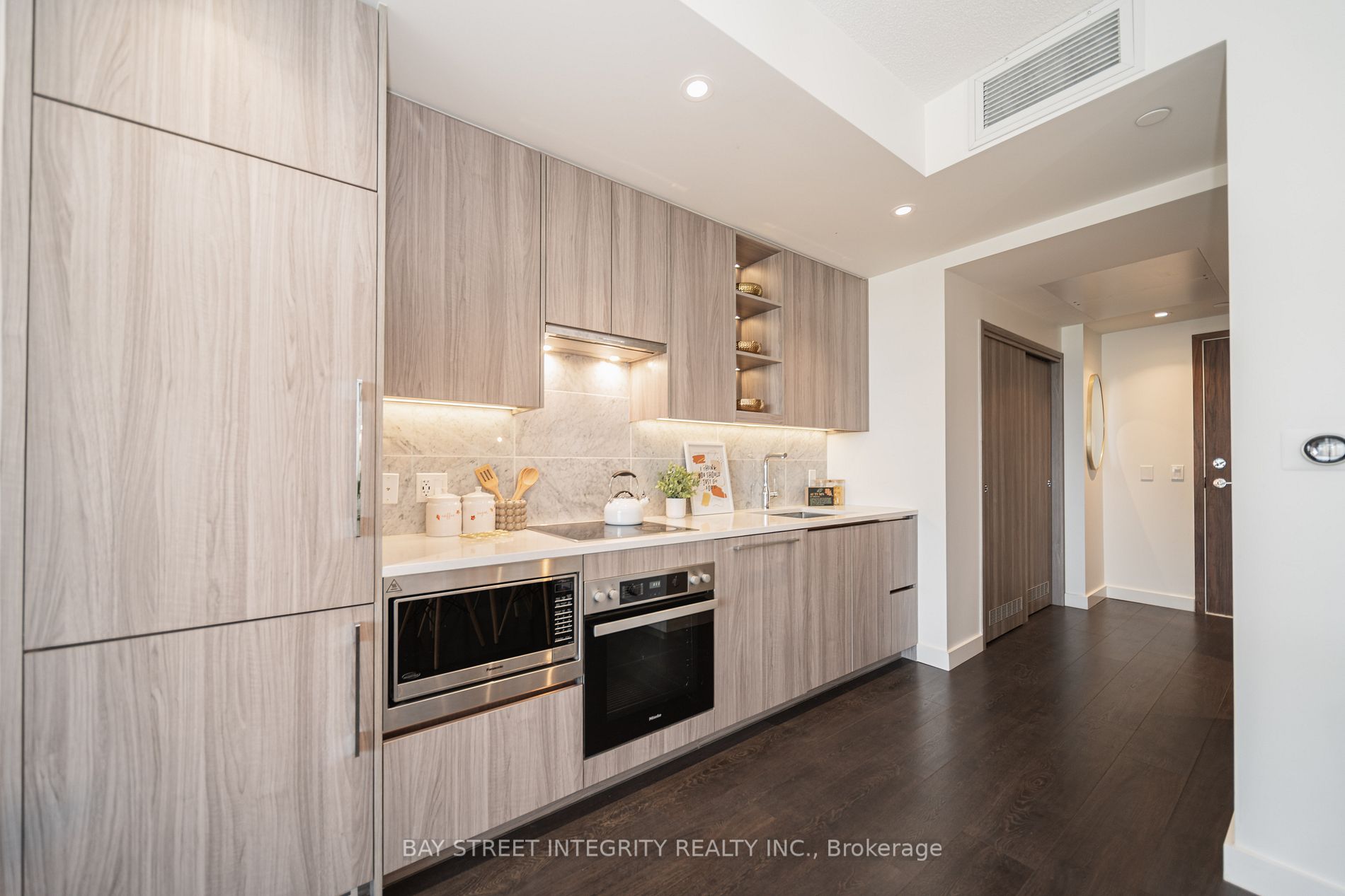 85 Mcmahon Dr 22 Property Photo 2