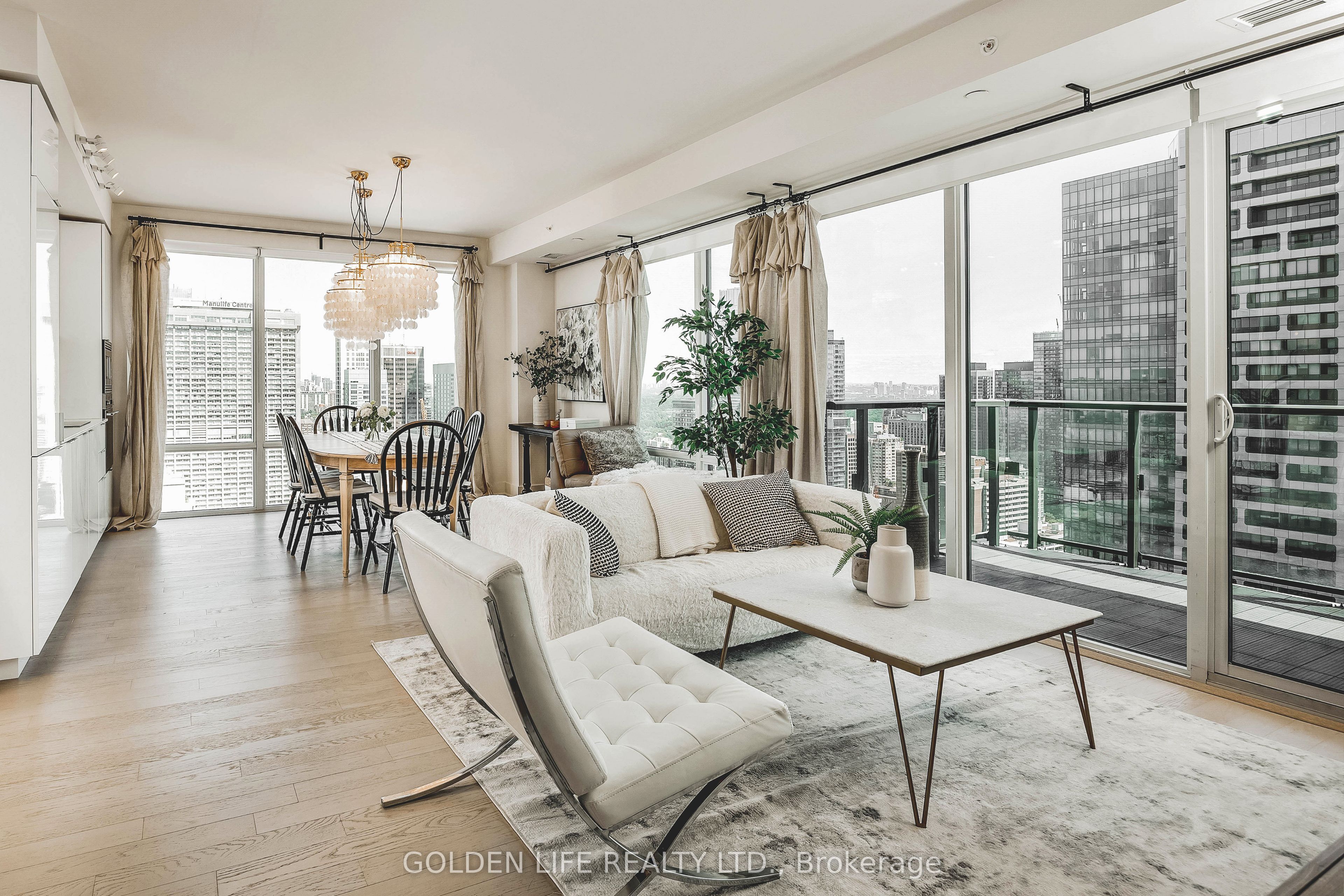 #4007 - 955 Bay Street Property Photo 6