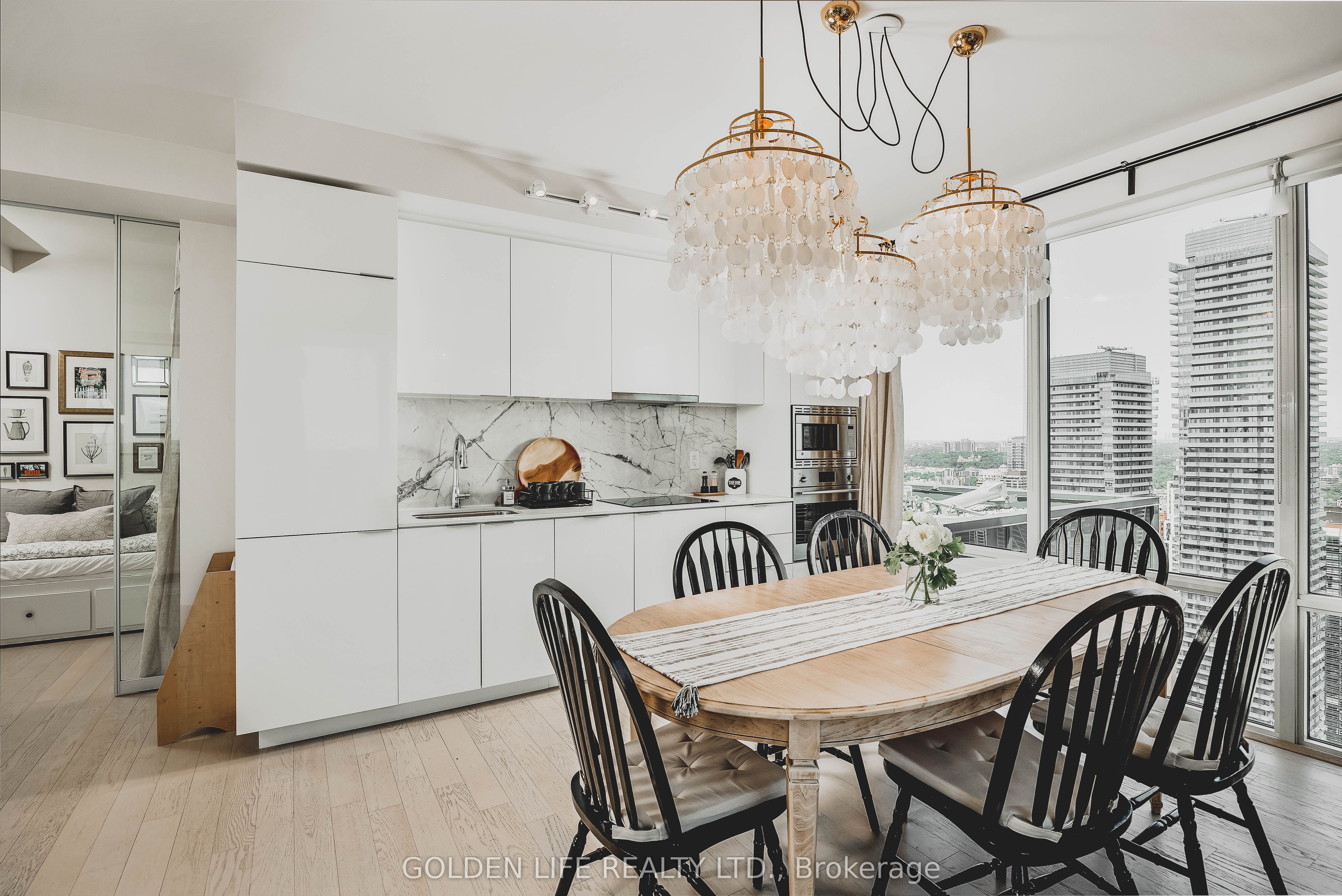 #4007 - 955 Bay Street Property Photo 11