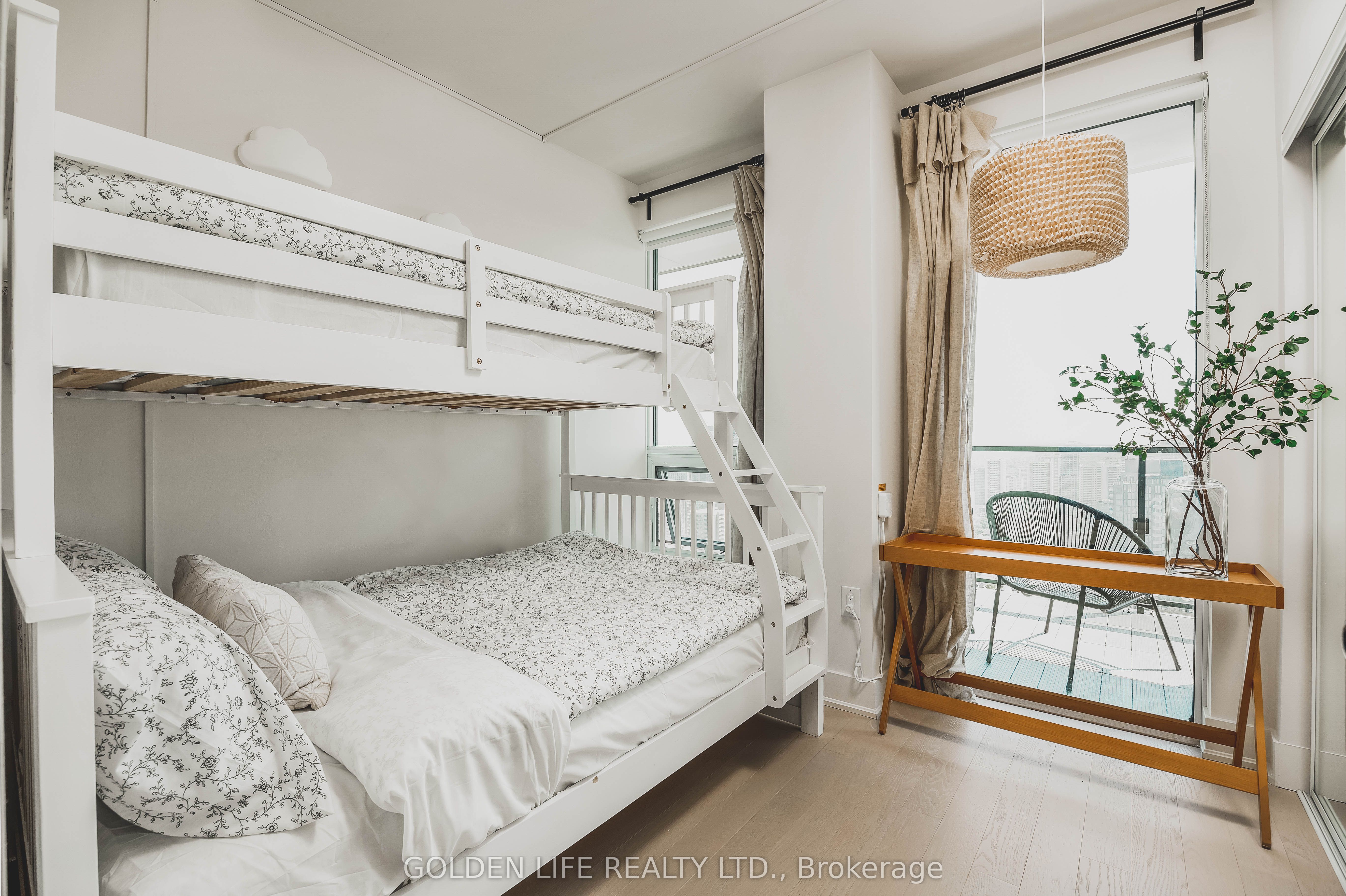 #4007 - 955 Bay Street Property Photo 15