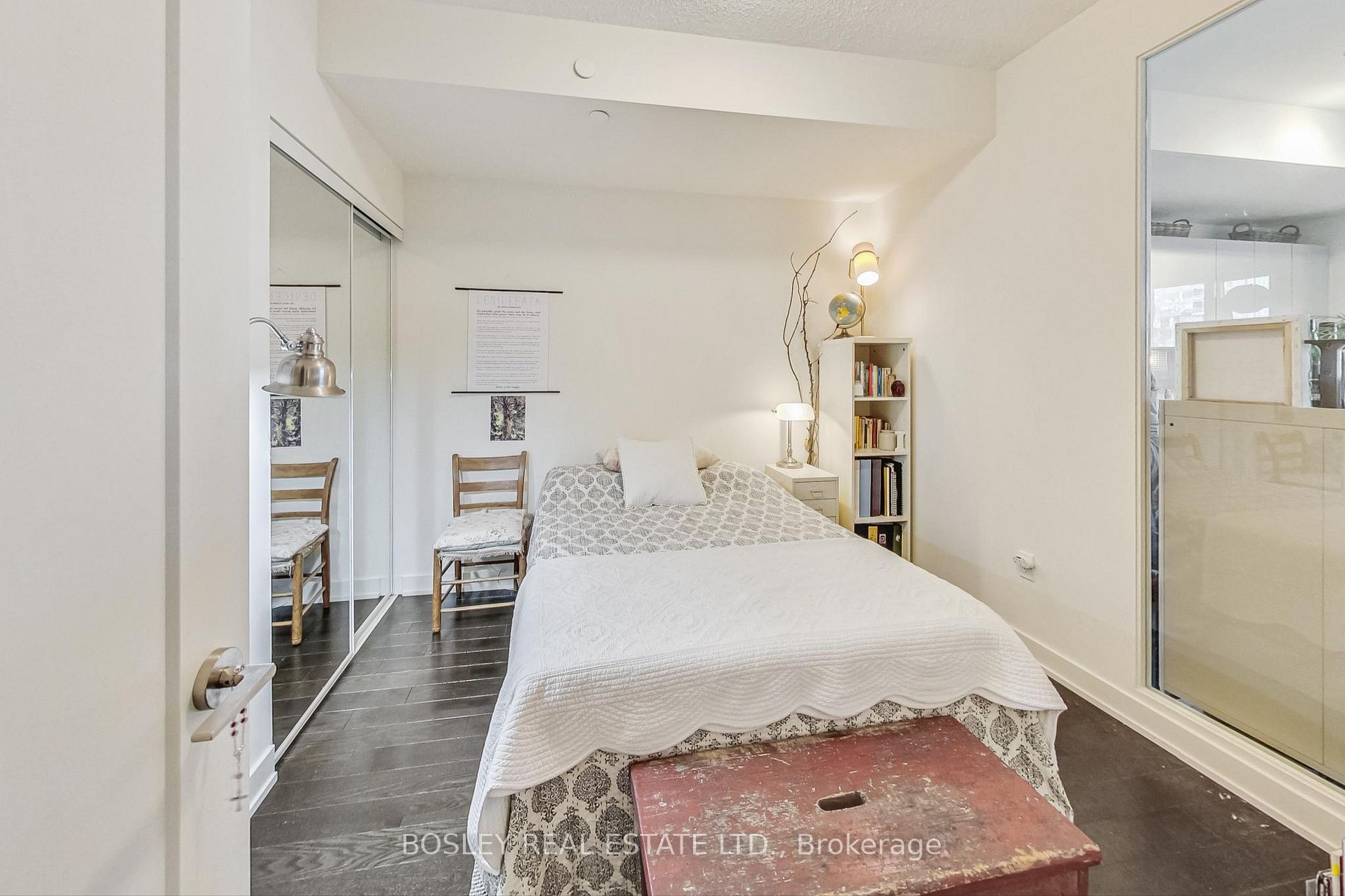 330 Richmond St 8 Property Photo 2
