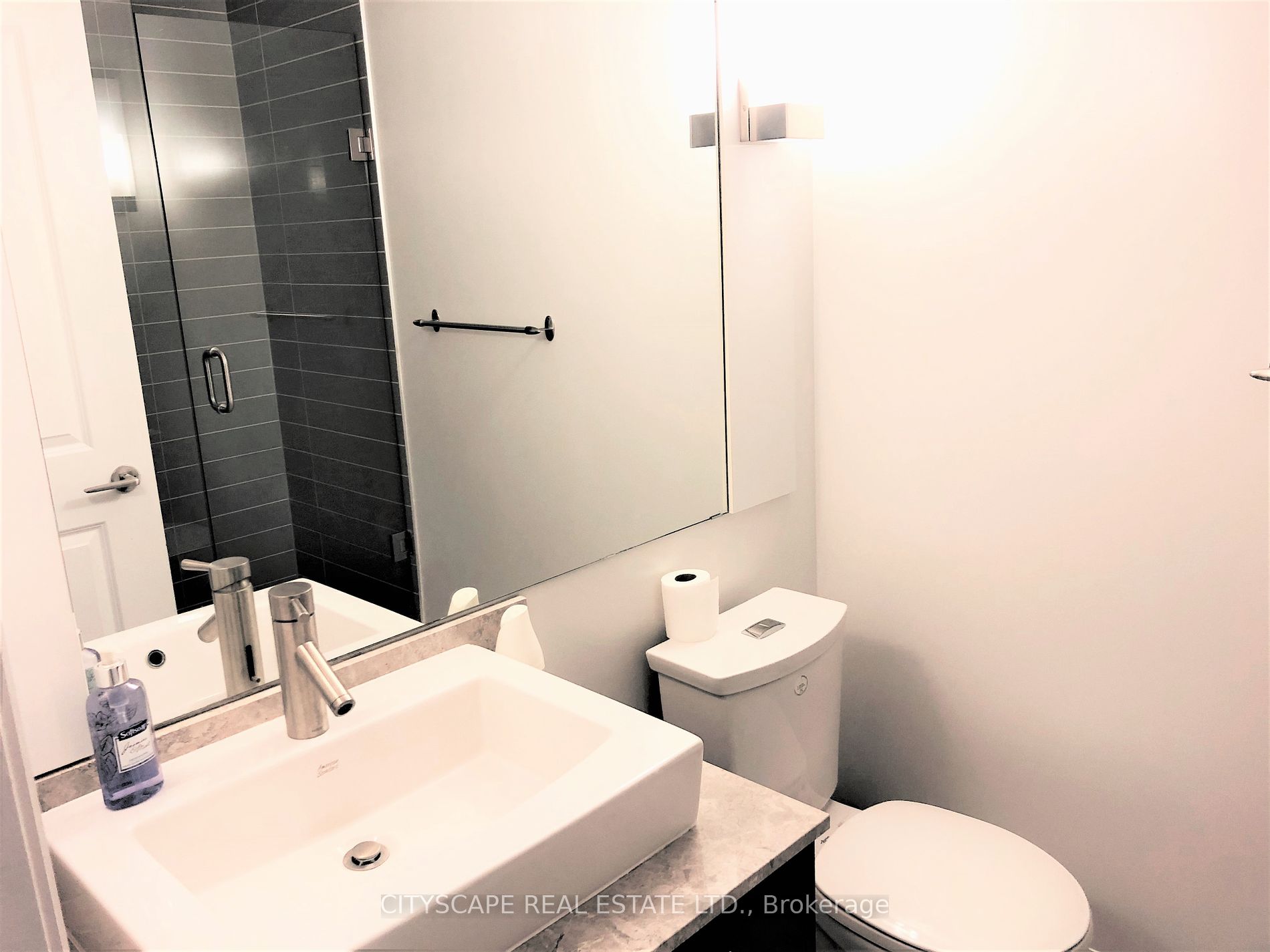 8 Mercer St 9 Property Photo 14
