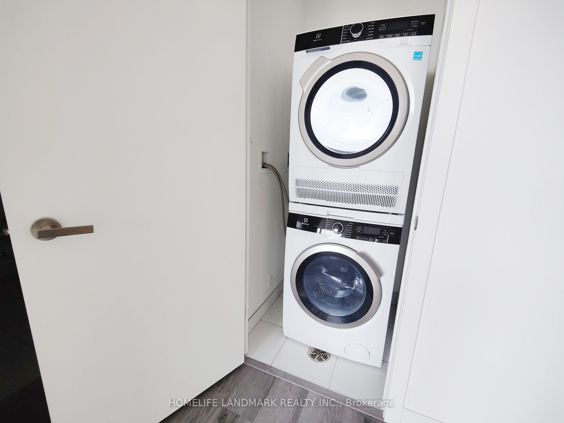 138 Downes St 04 Property Photo 5