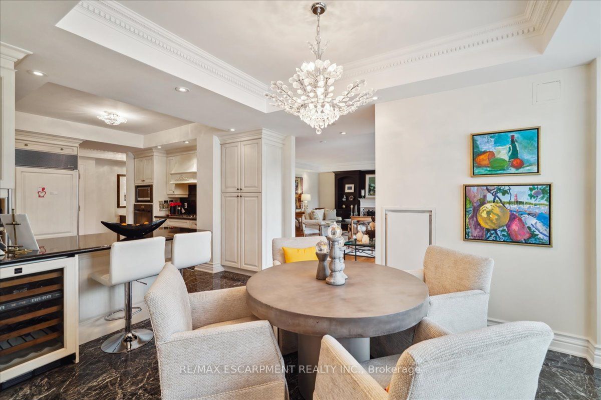 68 Yorkville Ave N 304 Property Photo 6