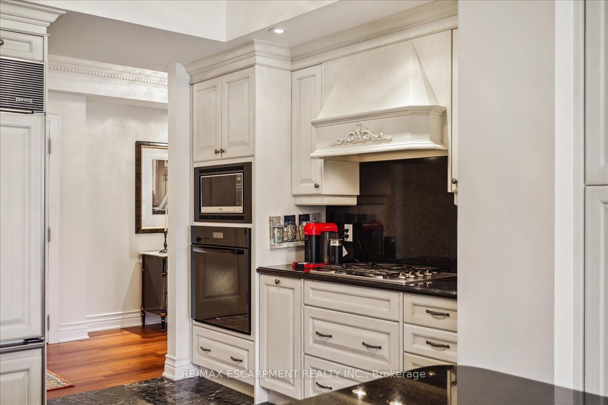 68 Yorkville Ave N 304 Property Photo 7