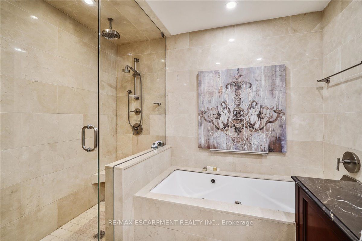 68 Yorkville Ave N 304 Property Photo 21