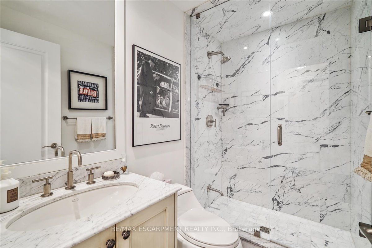 68 Yorkville Ave N 304 Property Photo 28