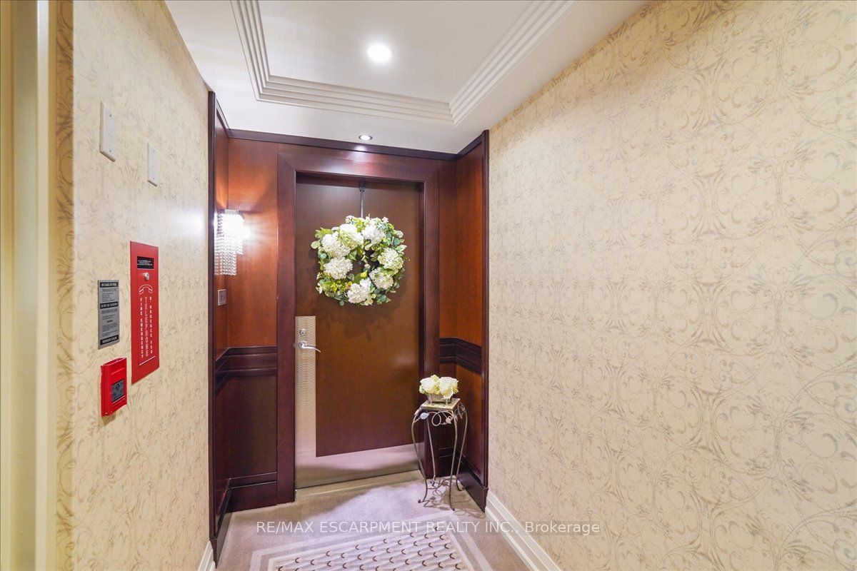 68 Yorkville Ave N 304 Property Photo 38