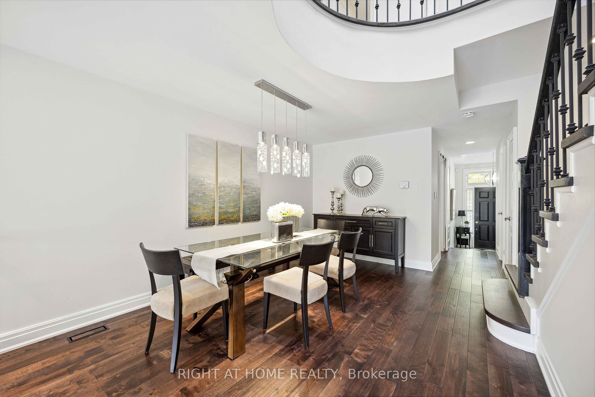 212 Walmer Rd Property Photo 2
