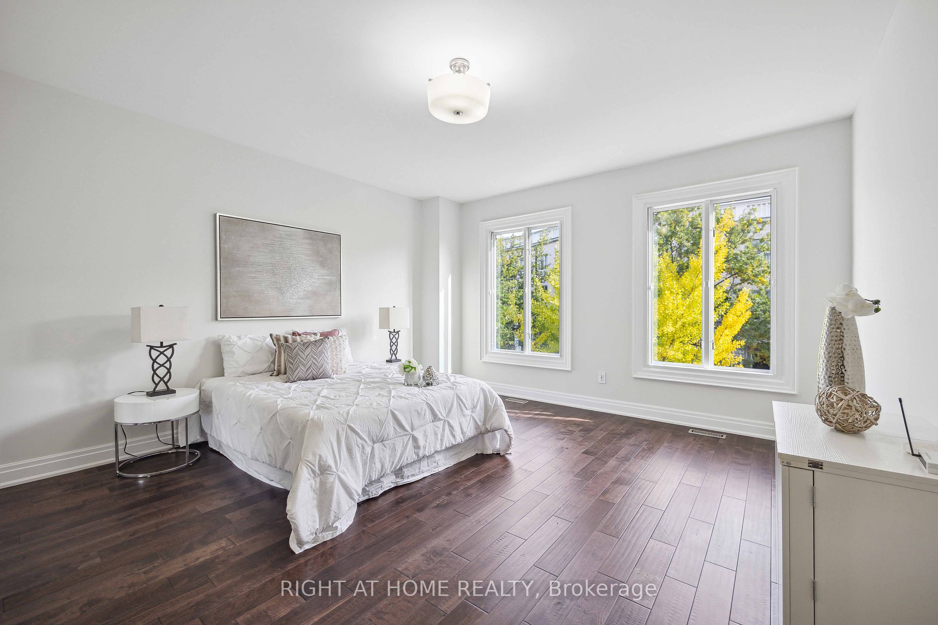212 Walmer Rd Property Photo 13