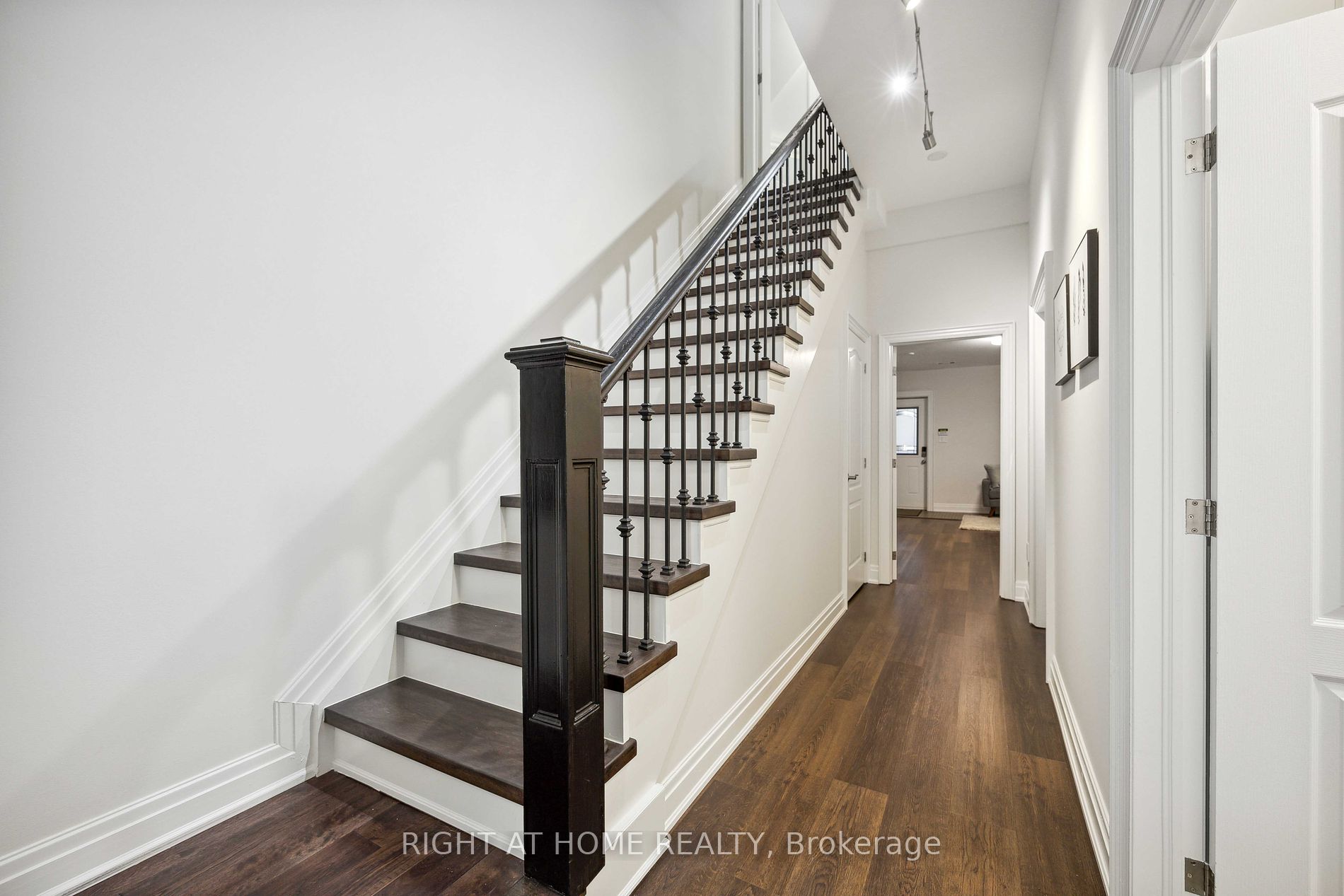 212 Walmer Rd Property Photo 20