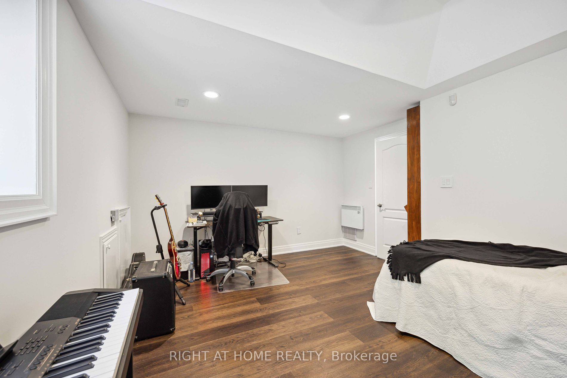 212 Walmer Rd Property Photo 22