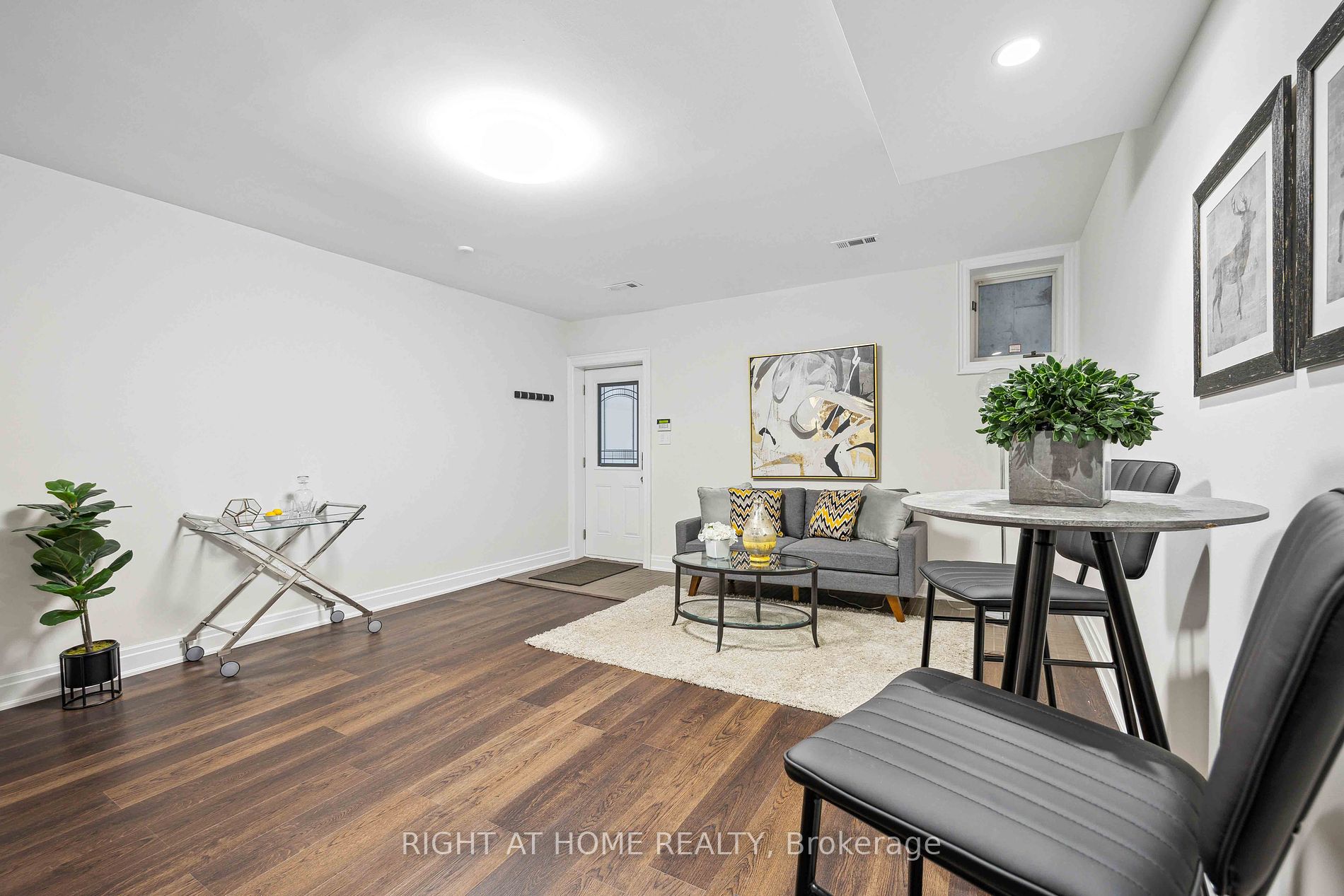 212 Walmer Rd Property Photo 28