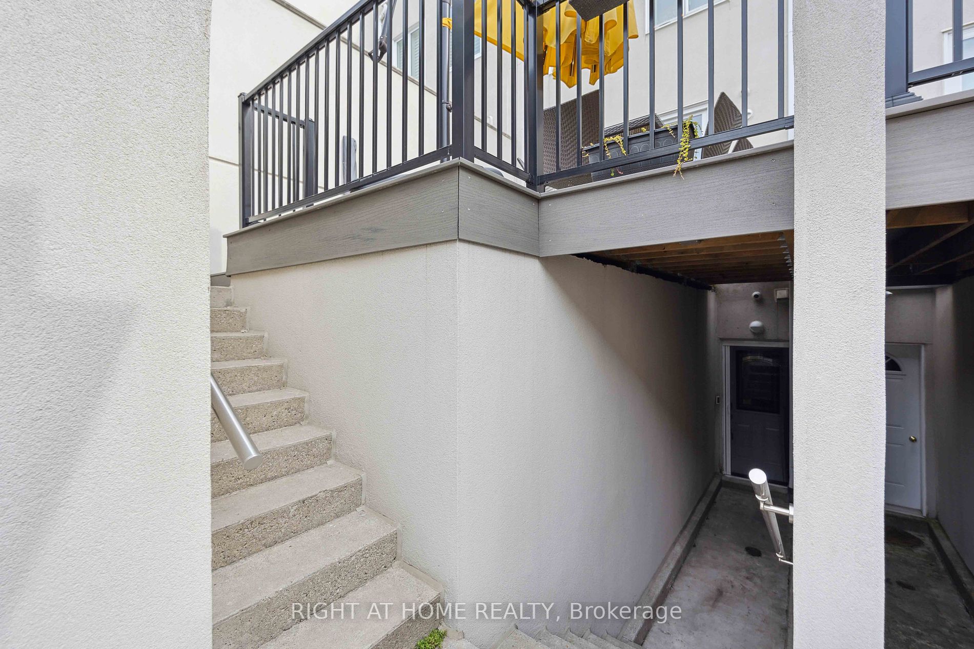 212 Walmer Rd Property Photo 30