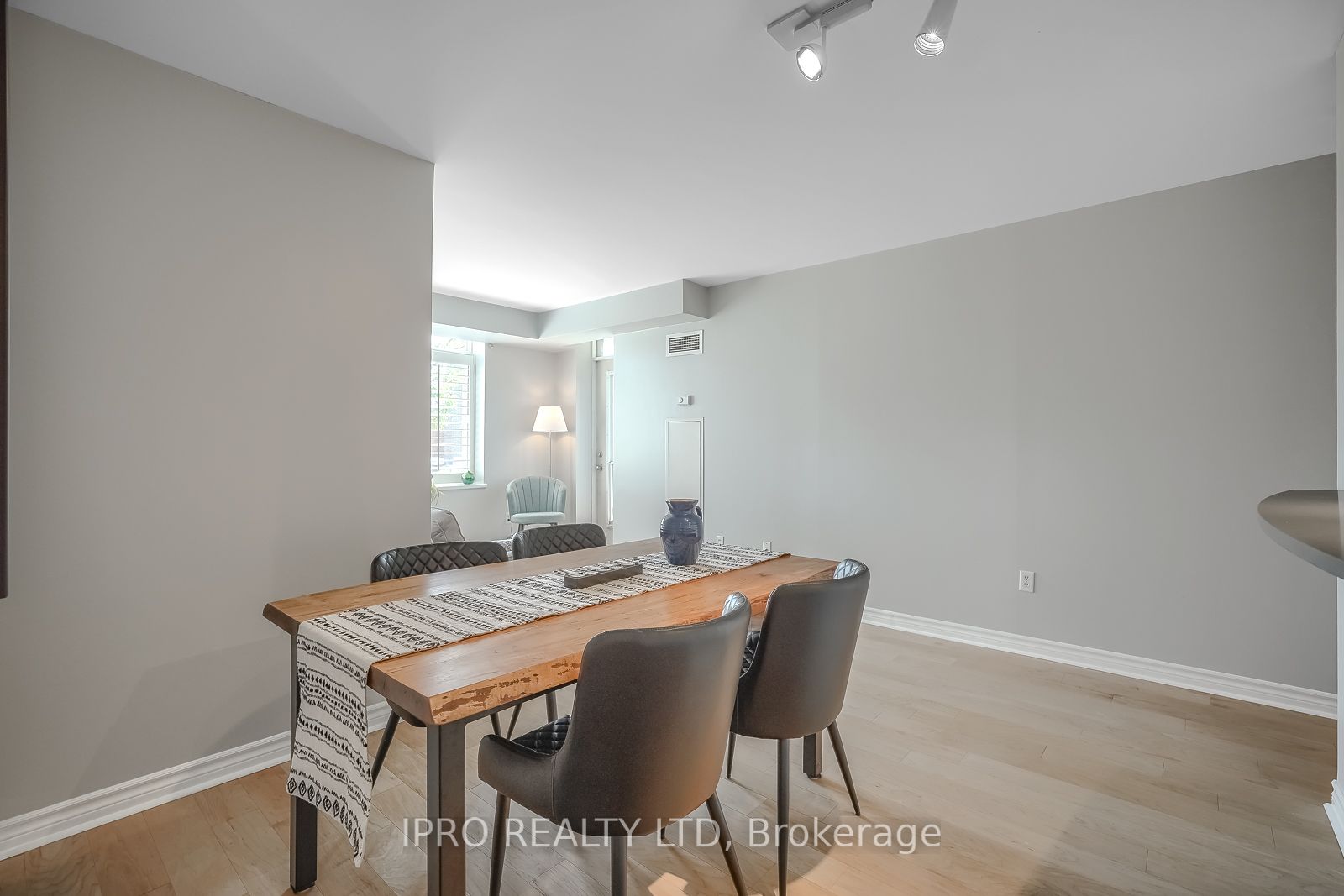 70 Mill St 10 Property Photo 4