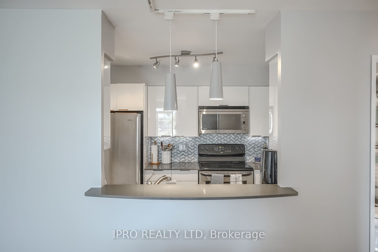 70 Mill St 10 Property Photo 6